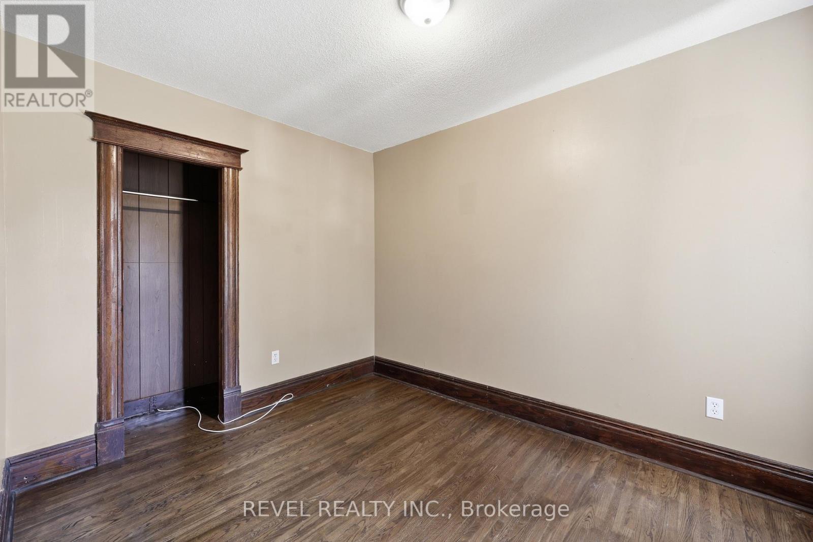 463 EAST MAIN STREET - 23
