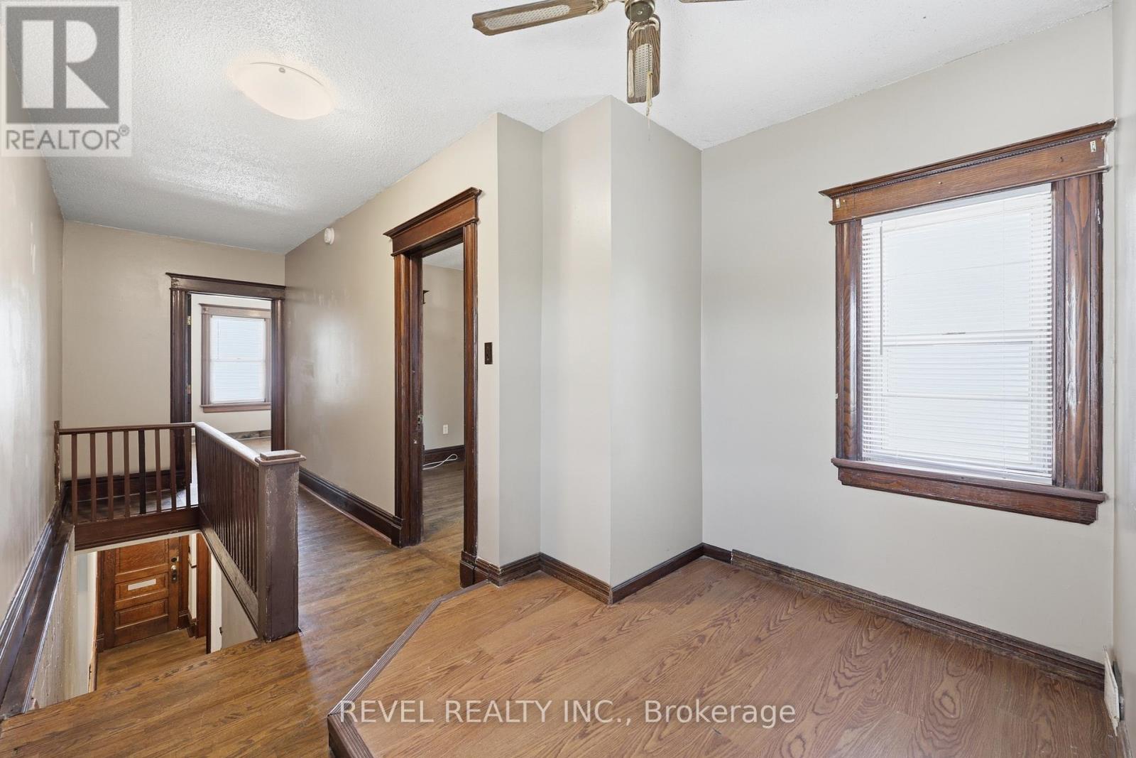 463 EAST MAIN STREET - 25