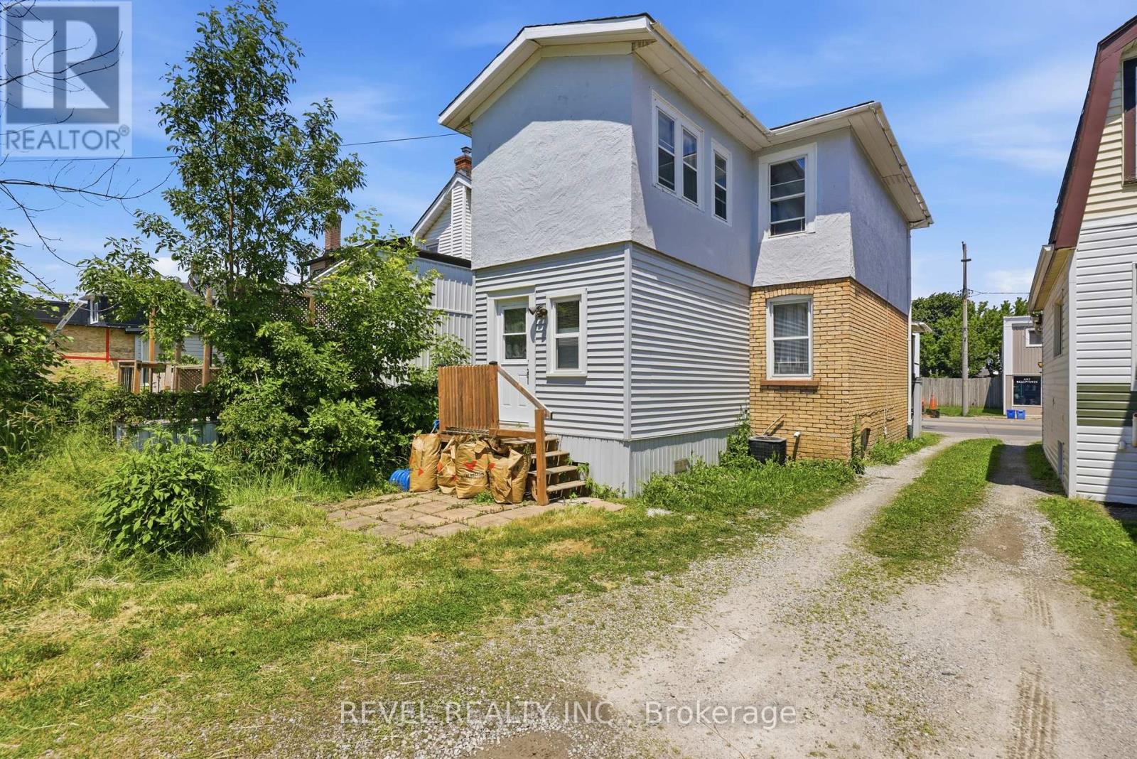 463 EAST MAIN STREET - 30
