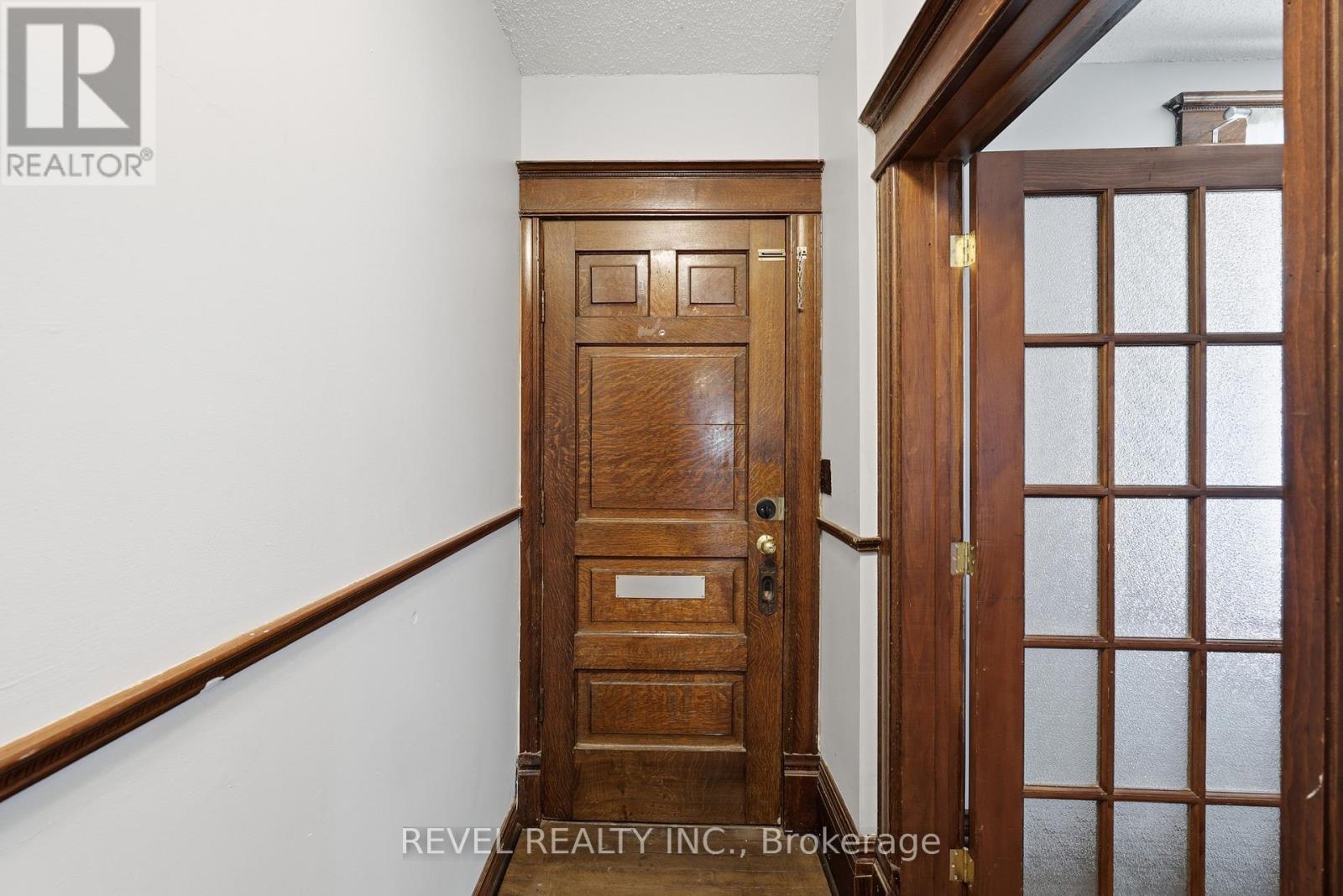 463 EAST MAIN STREET - 6