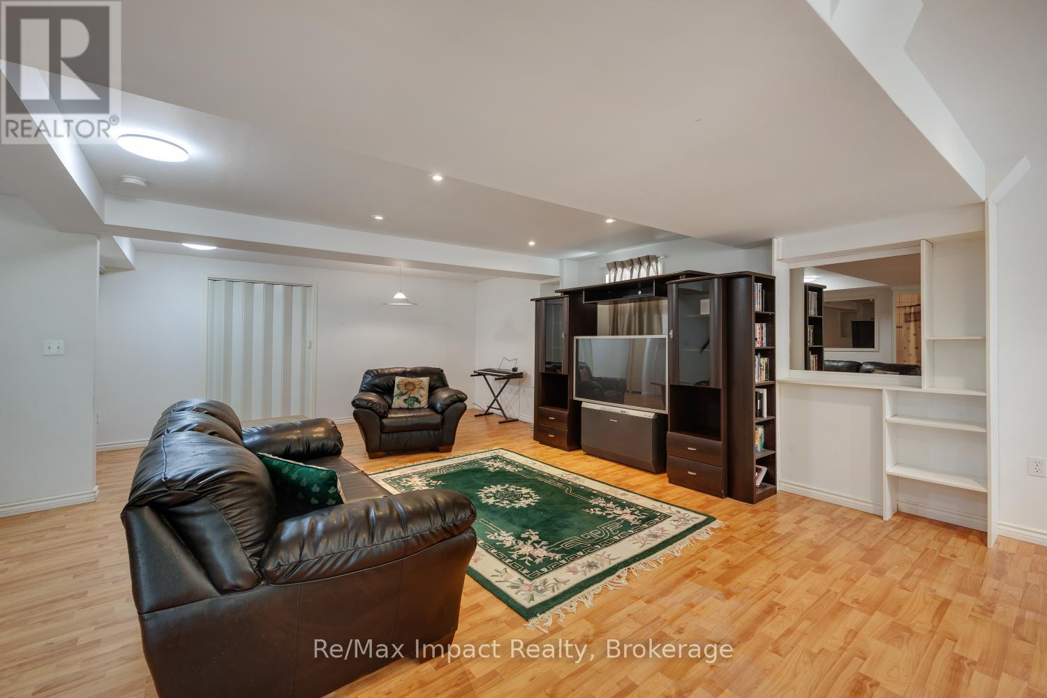 667 BRASSWINDS TRAIL - 32