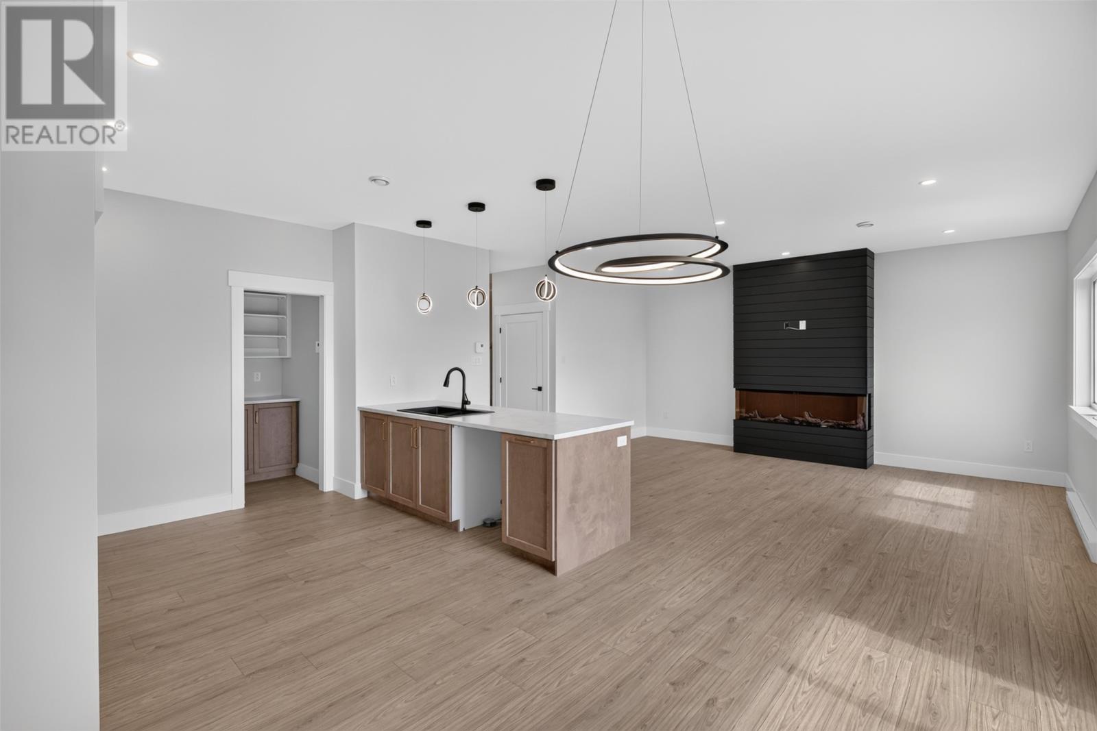 99 Trenton Drive - 16