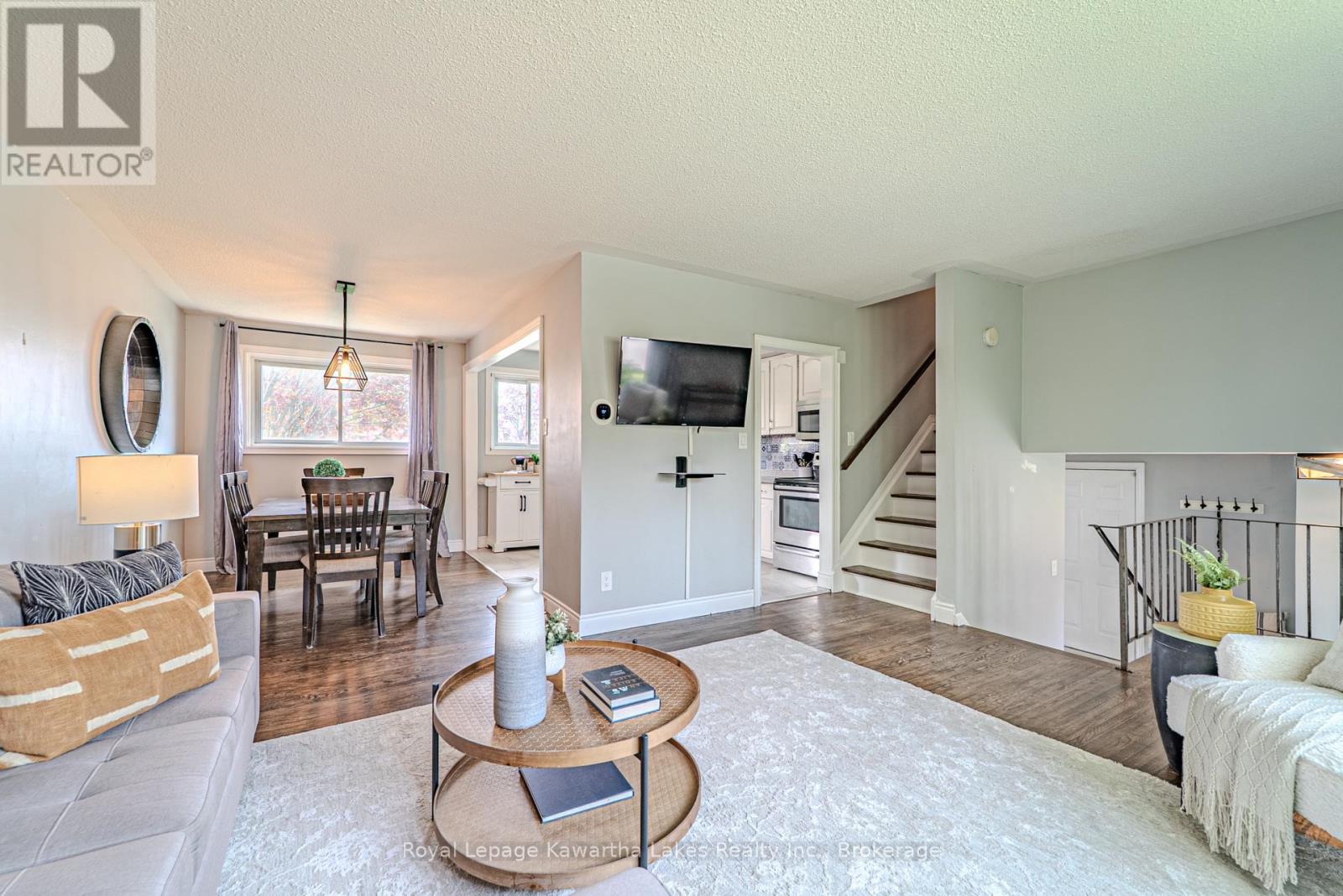 645 HAYDEN CRESCENT - 10