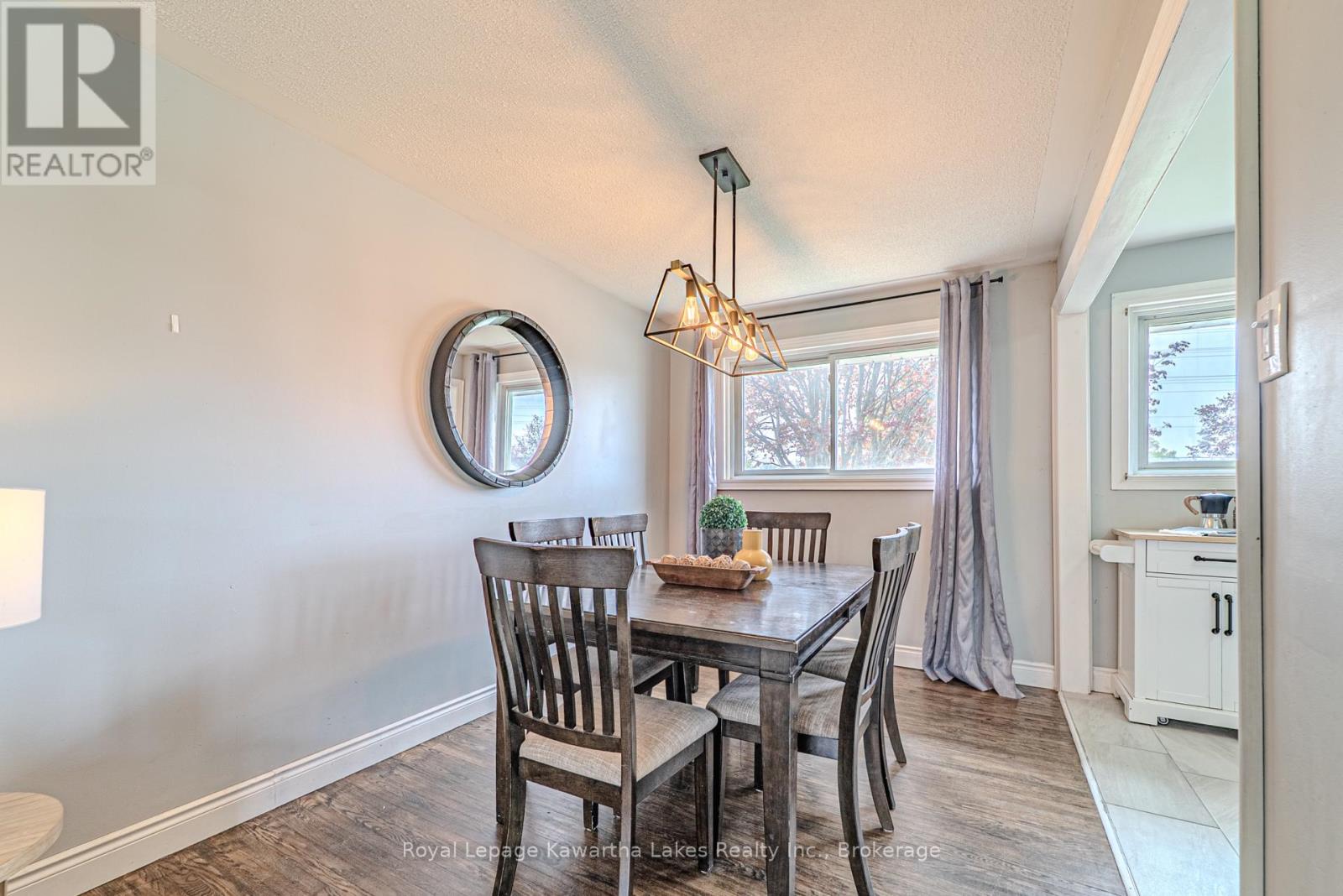 645 HAYDEN CRESCENT - 11