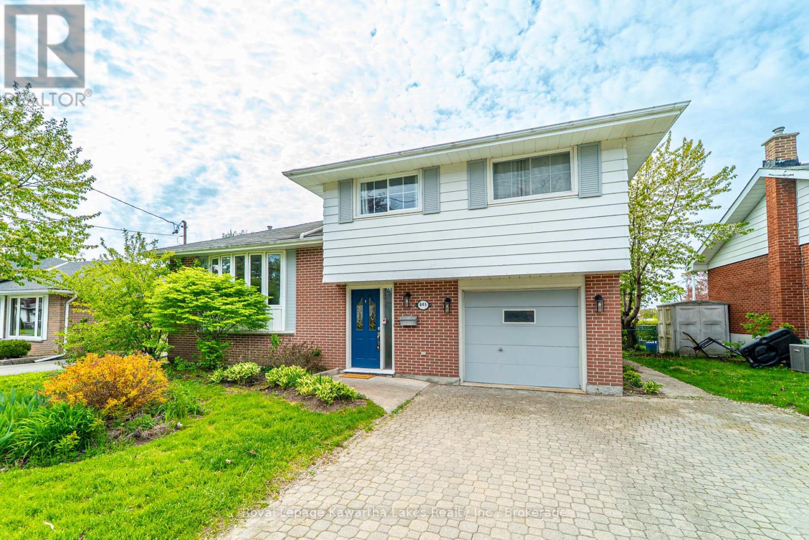 645 HAYDEN CRESCENT - 2