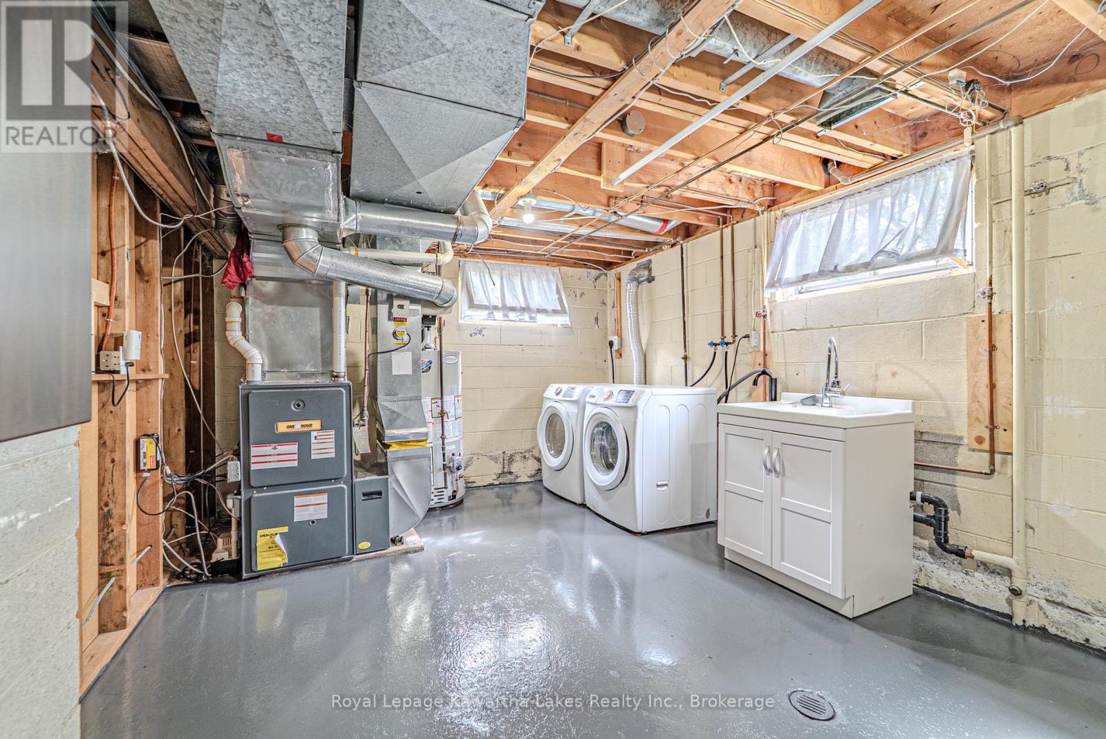 645 HAYDEN CRESCENT - 21