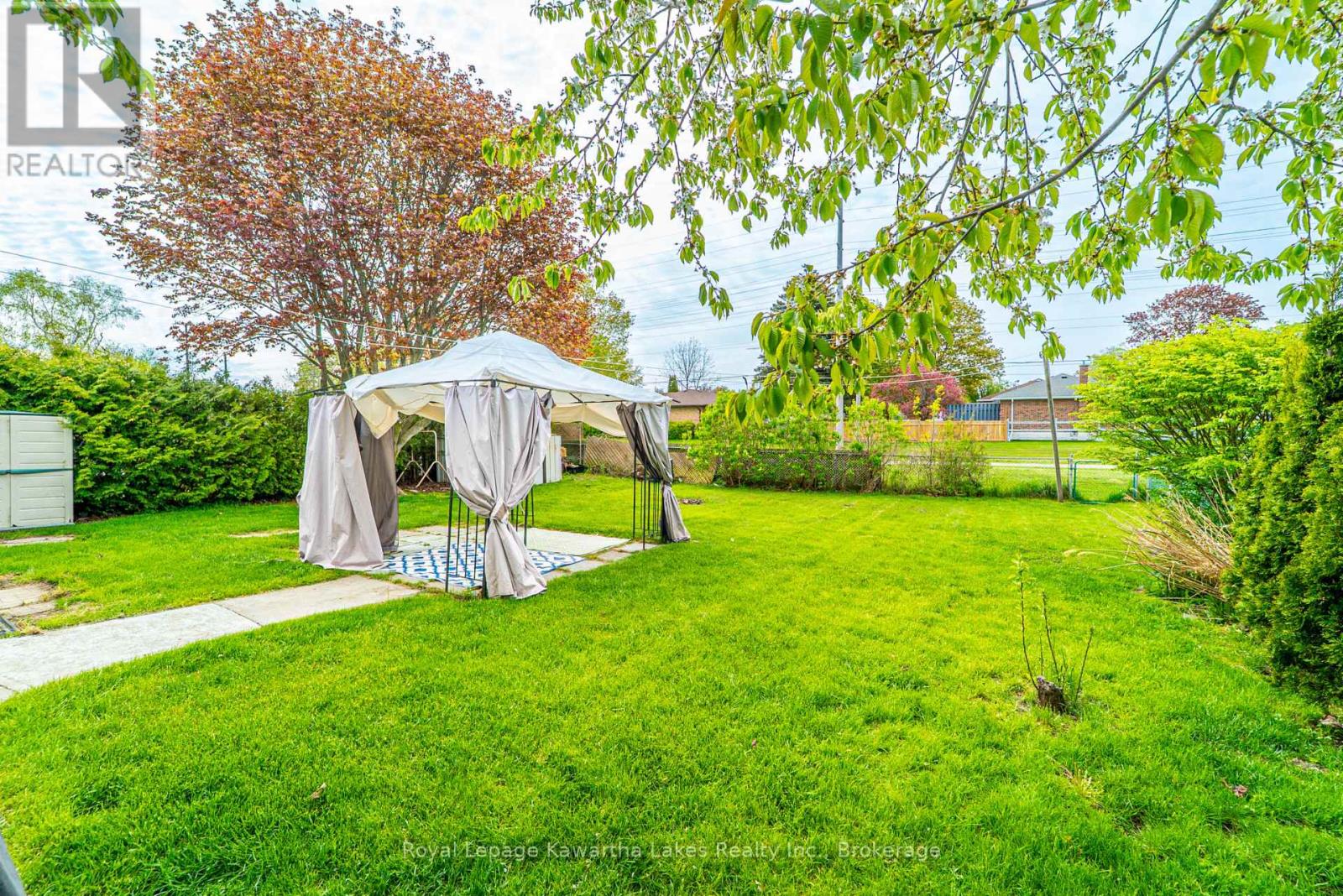 645 HAYDEN CRESCENT - 24