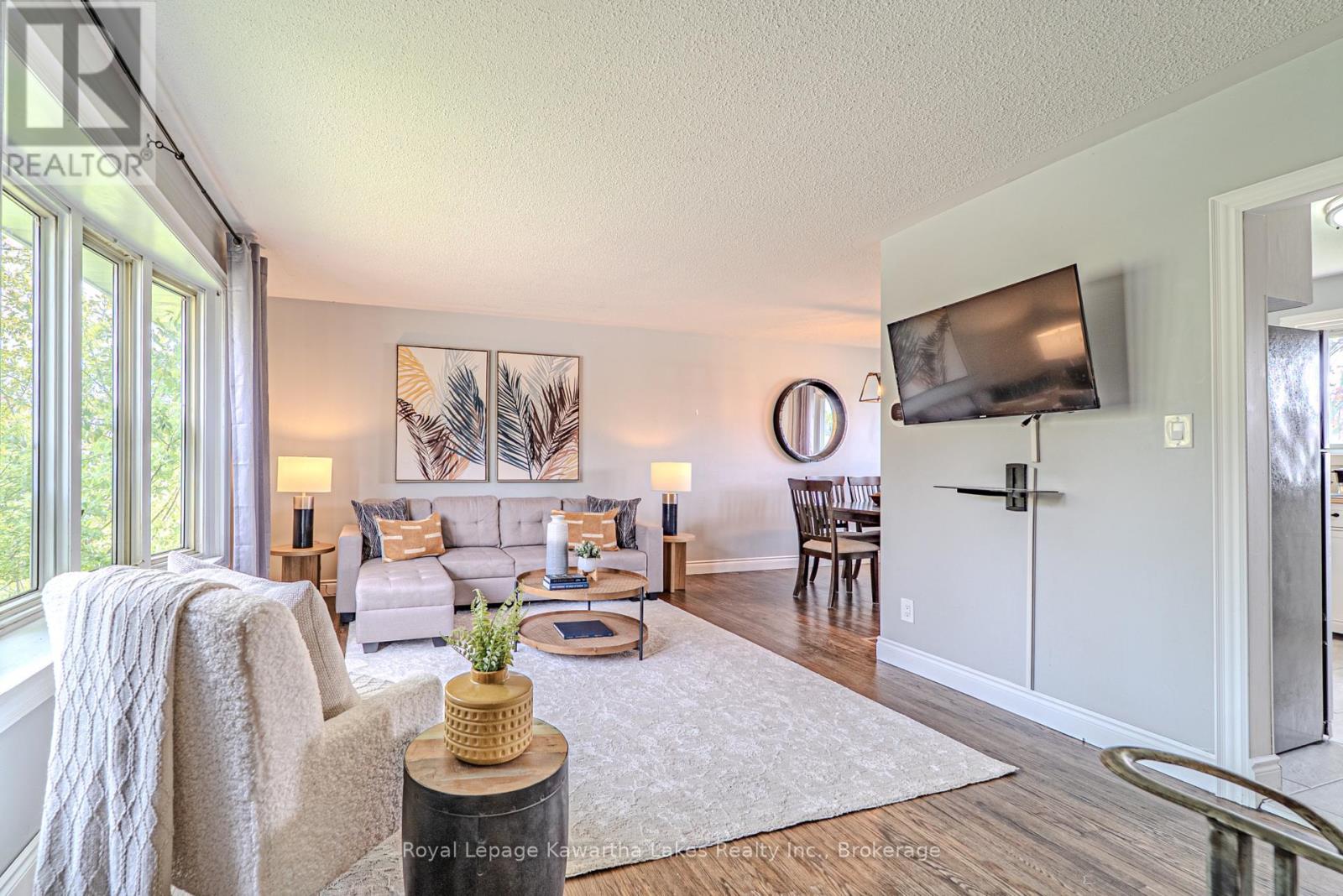 645 HAYDEN CRESCENT - 8
