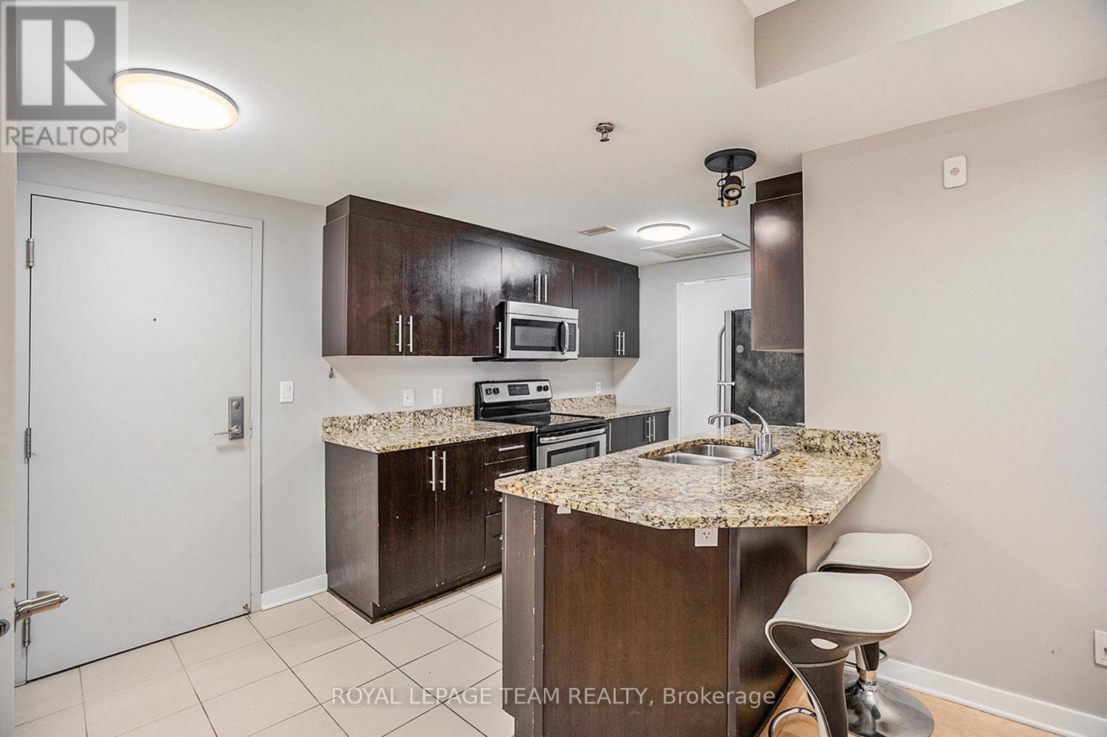 #404 456 KING EDWARD AVENUE - 3