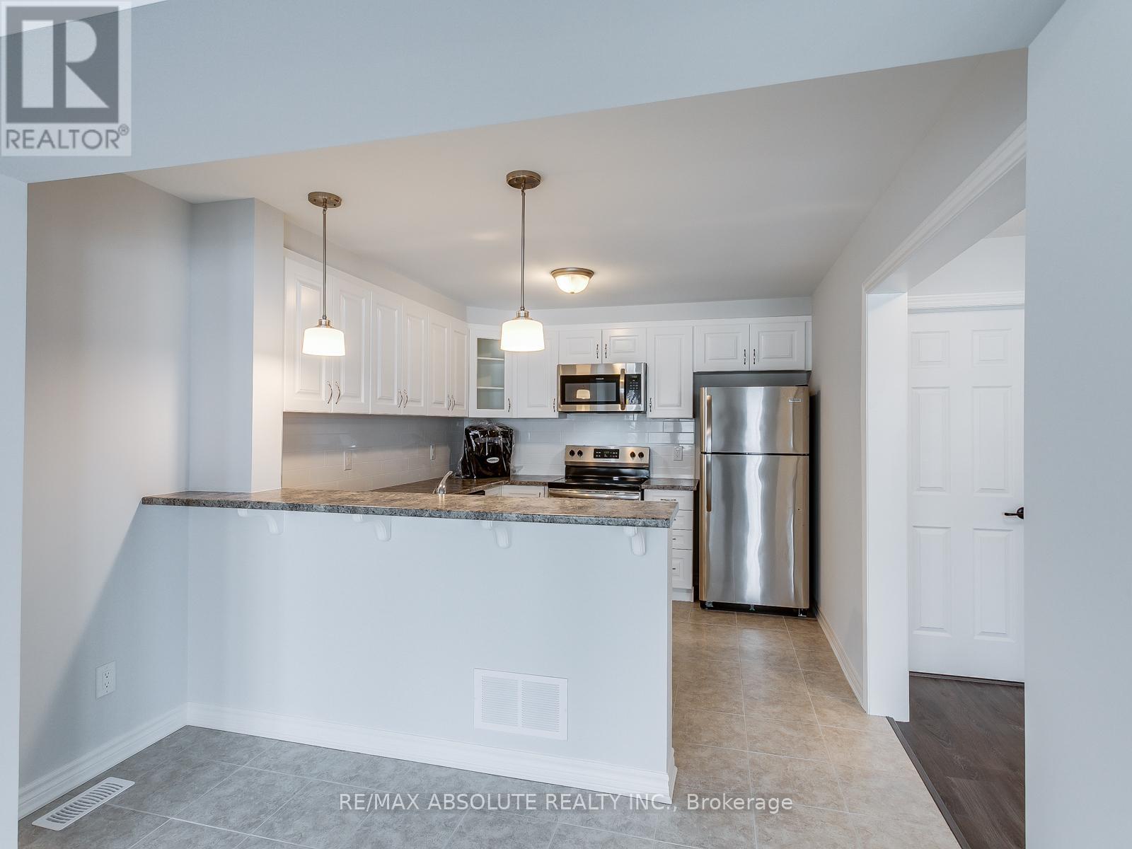 2 Bed, 3 Bath House for Rent in Ottawa – 315 PUMPKINSEED CRESCENT, Ottawa – MLS# X13478562 - Image 9