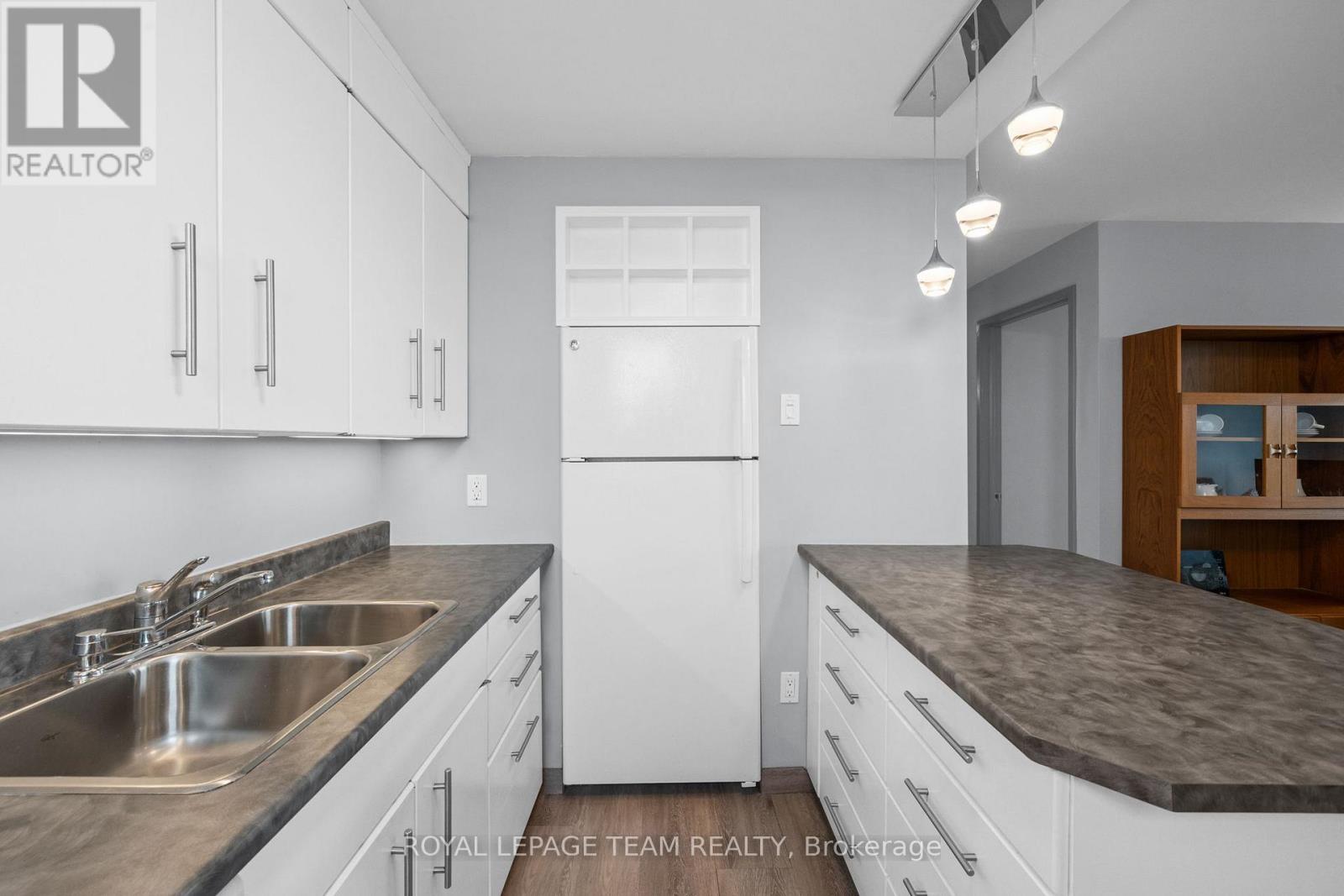 #611 1440 HERON ROAD - 10