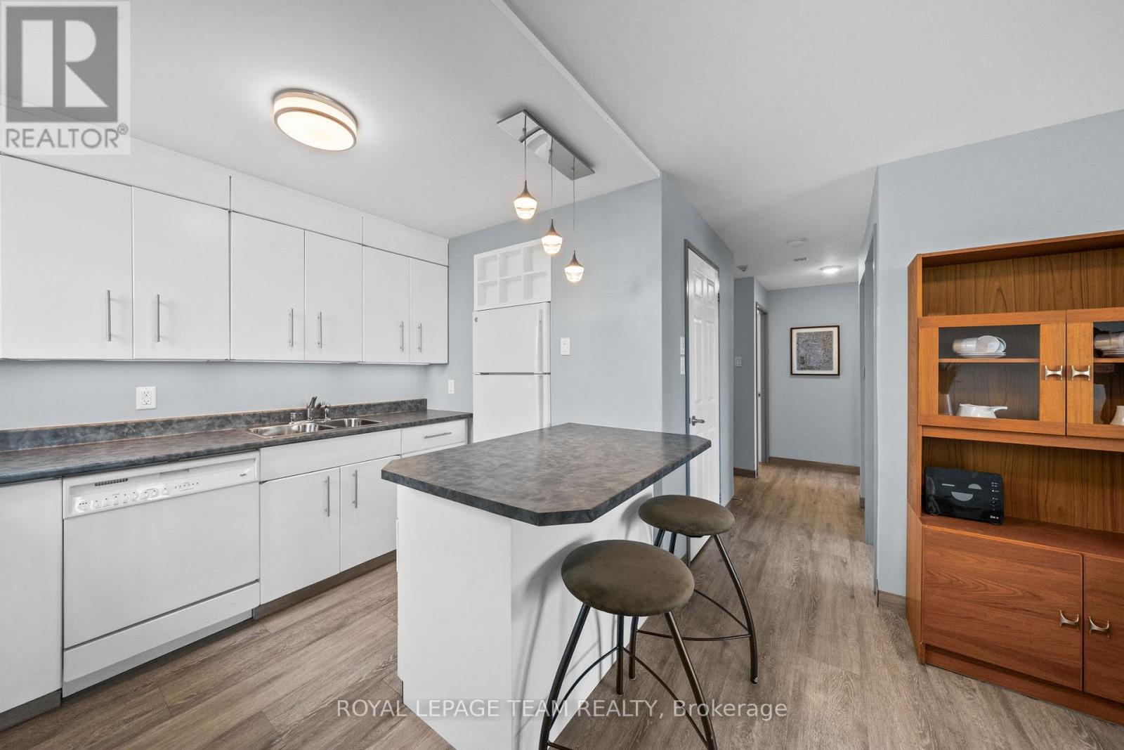 #611 1440 HERON ROAD - 14