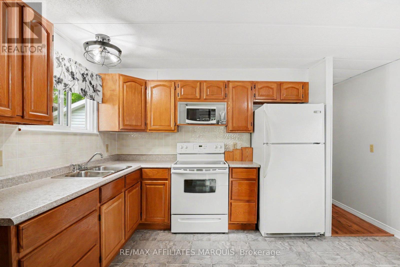 10 SADDLE AVENUE - 10