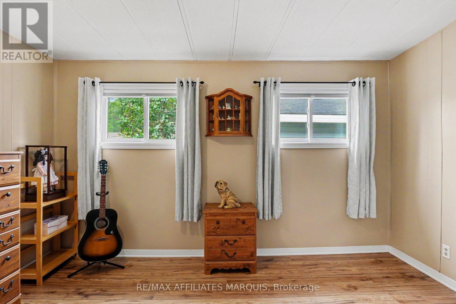 10 SADDLE AVENUE - 23