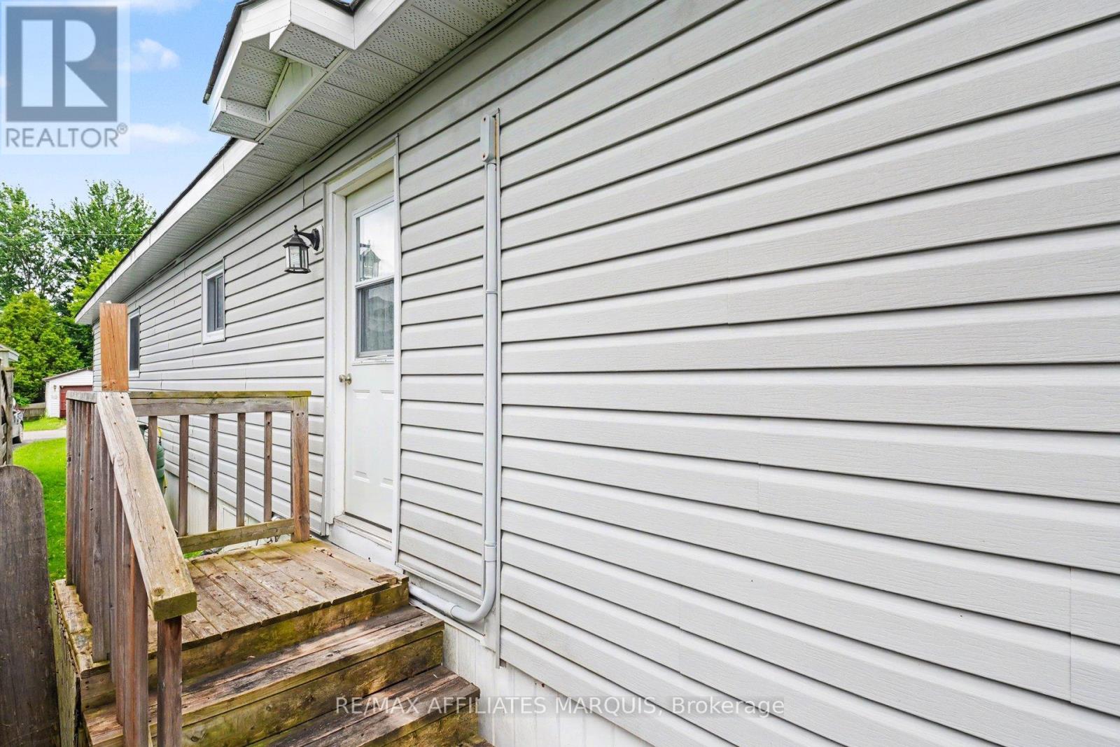 10 SADDLE AVENUE - 25