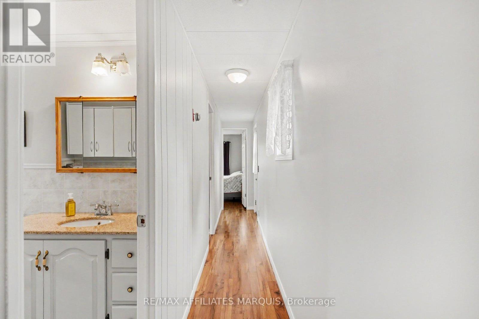 10 SADDLE AVENUE - 6