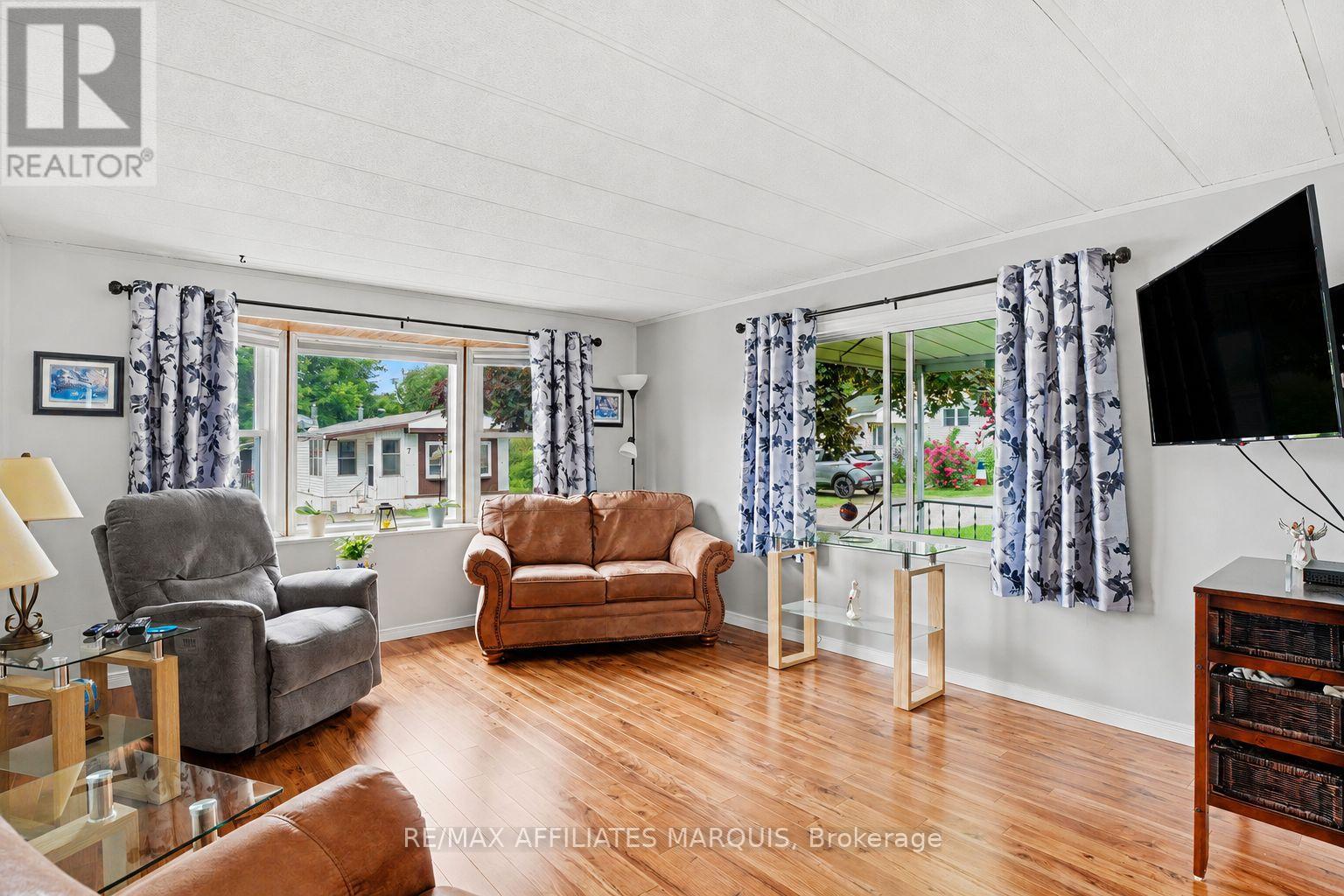 10 SADDLE AVENUE - 9