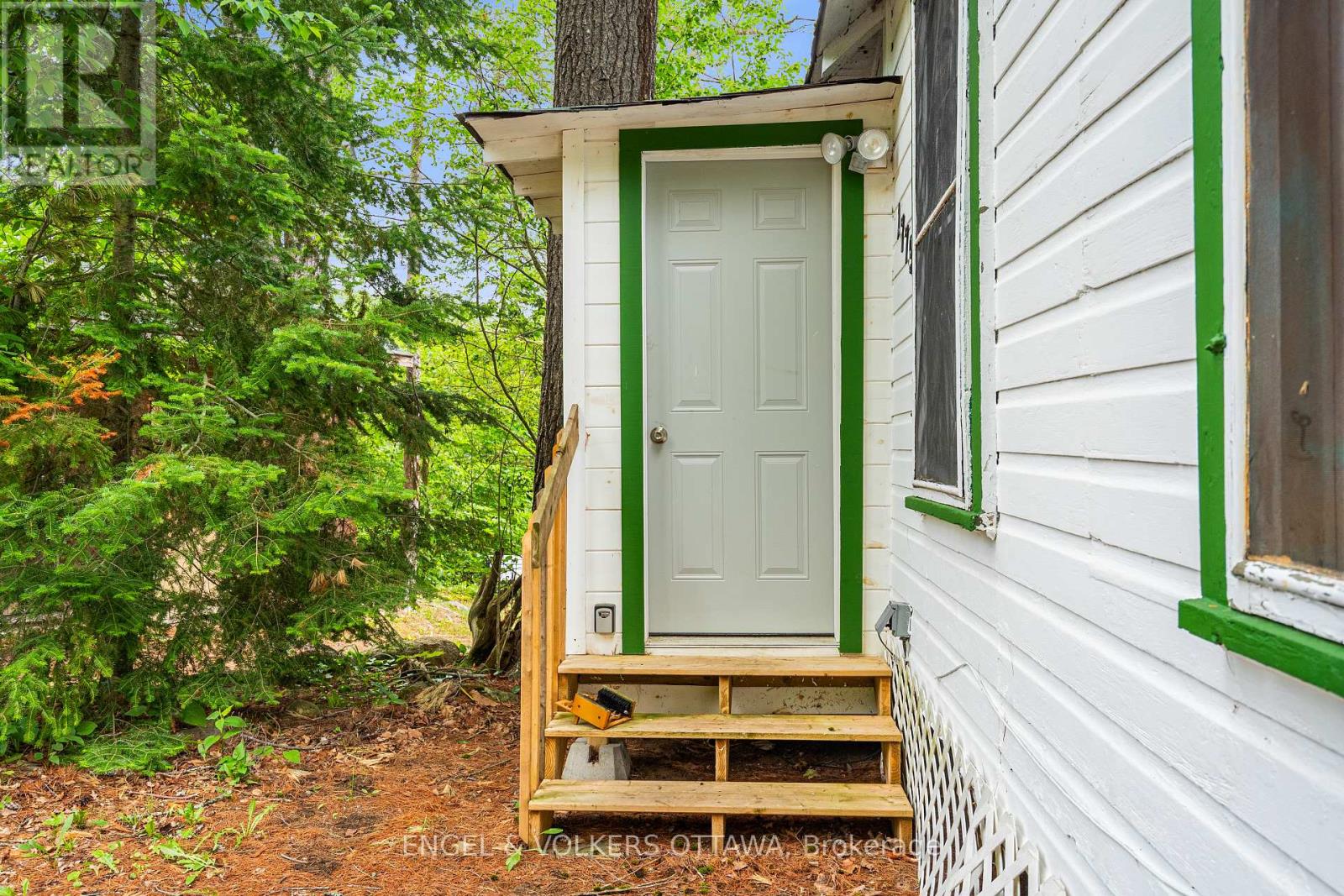 1779 CENTENNIAL LAKE ROAD - 10