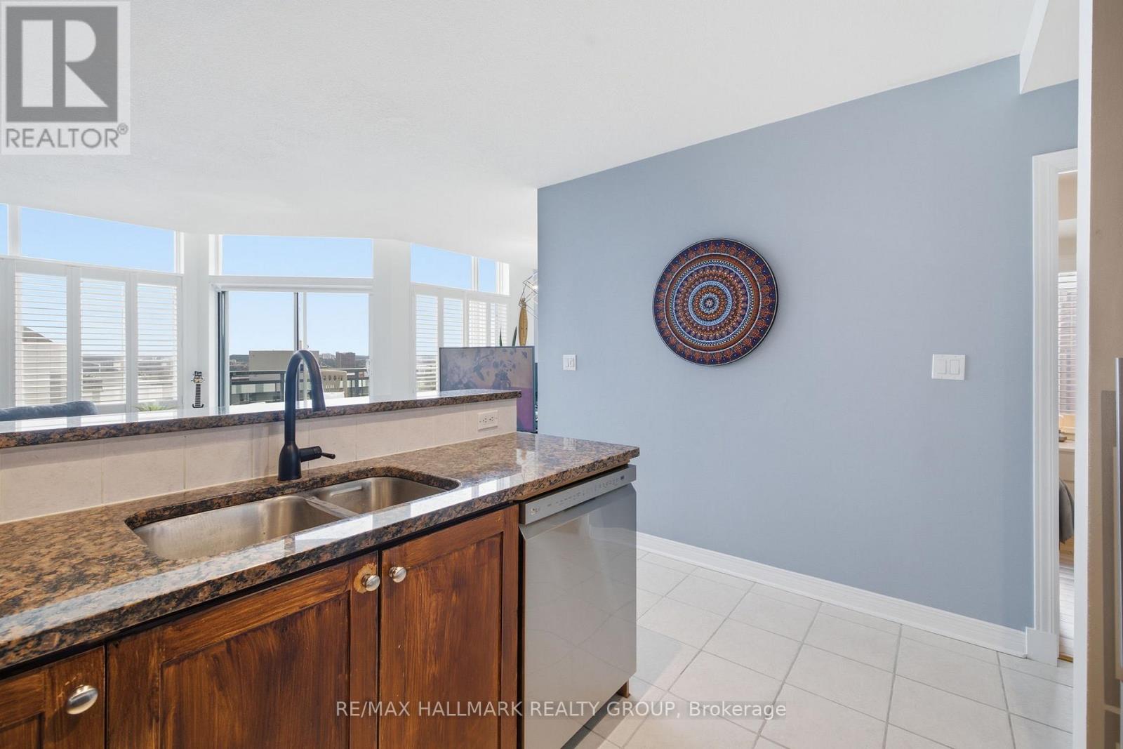 #2301 570 LAURIER AVENUE W - 11