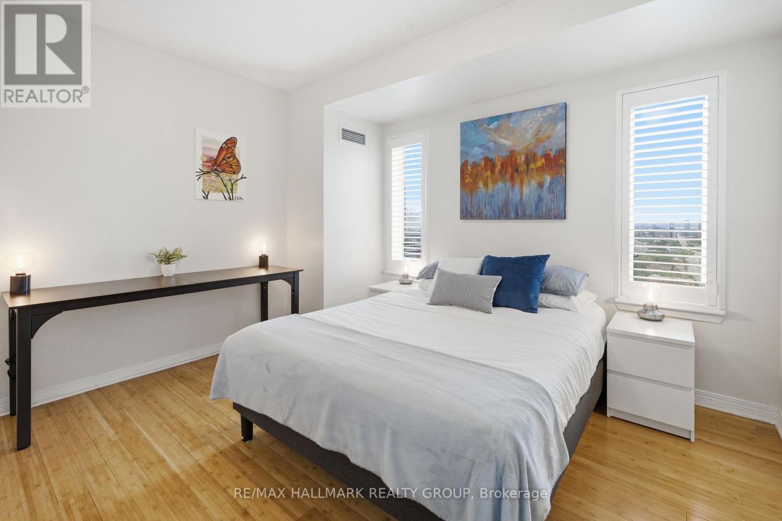 #2301 570 LAURIER AVENUE W - 22