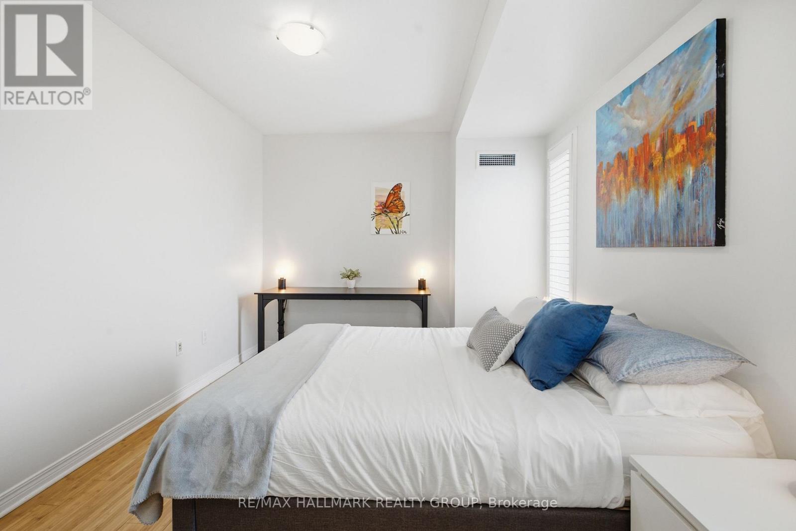 #2301 570 LAURIER AVENUE W - 23