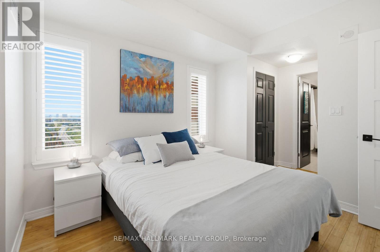 #2301 570 LAURIER AVENUE W - 24