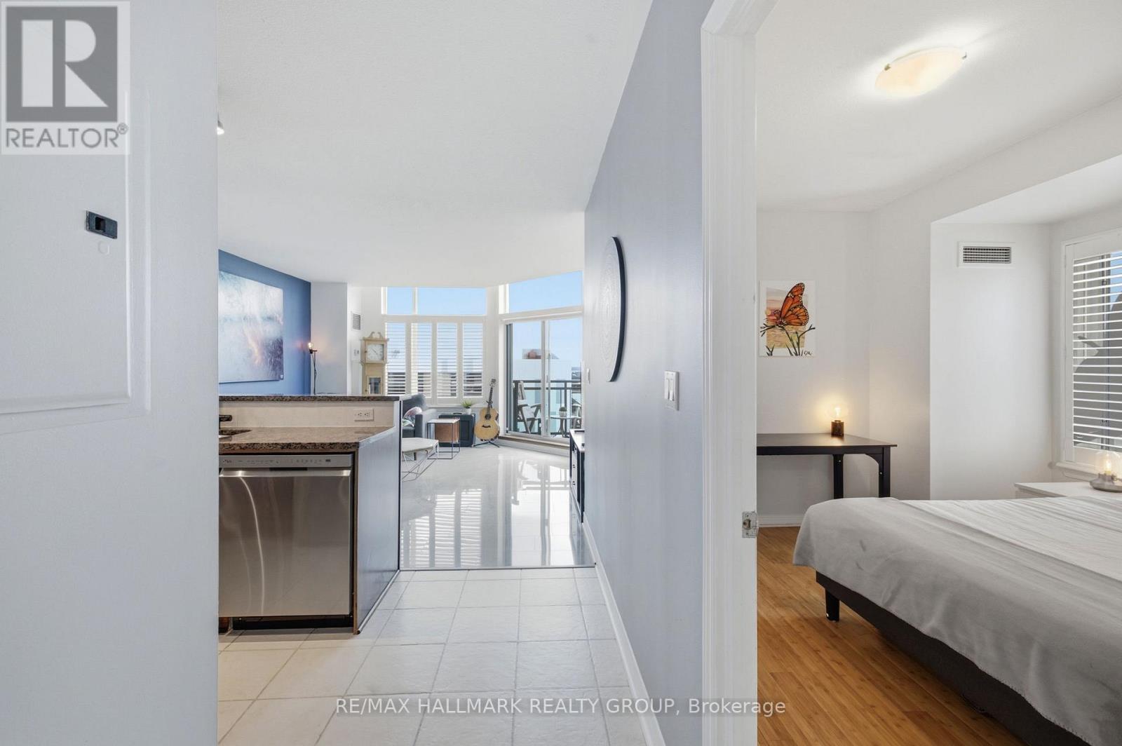 #2301 570 LAURIER AVENUE W - 7