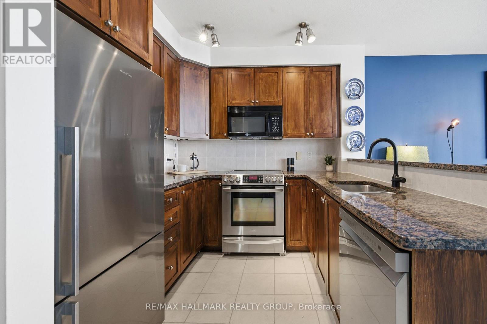 #2301 570 LAURIER AVENUE W - 9
