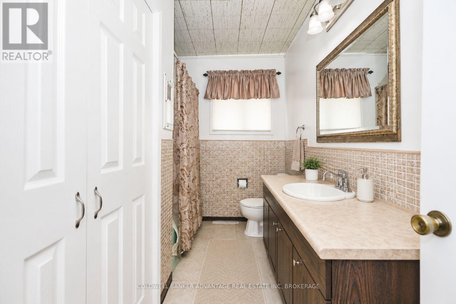 68 CAMERON AVENUE - 18