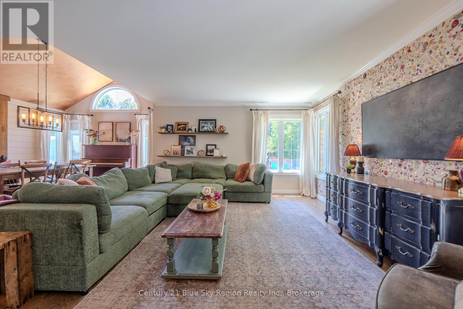 448 HOLDITCH STREET - 14