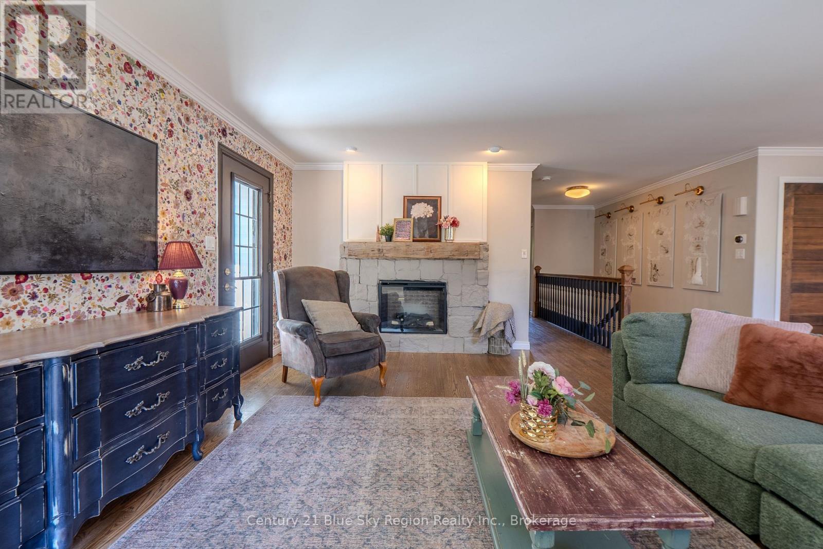 448 HOLDITCH STREET - 16