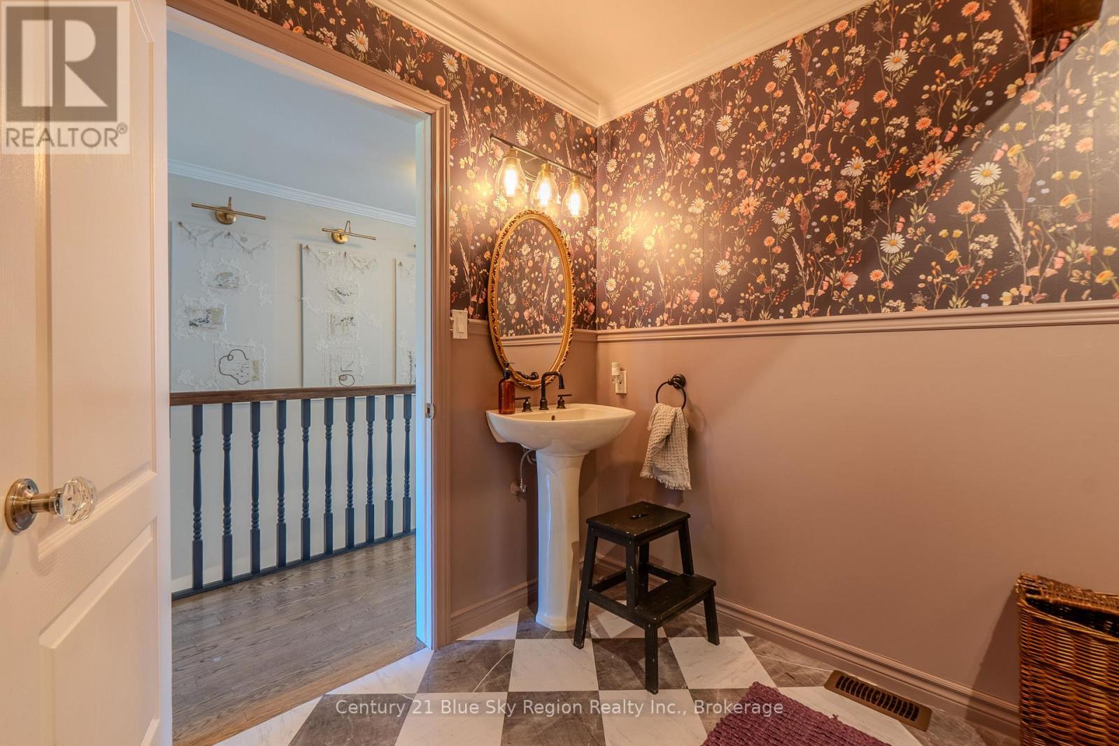 448 HOLDITCH STREET - 25