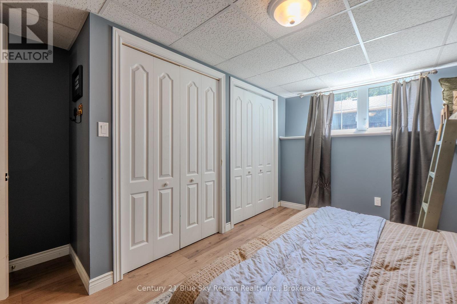 448 HOLDITCH STREET - 35