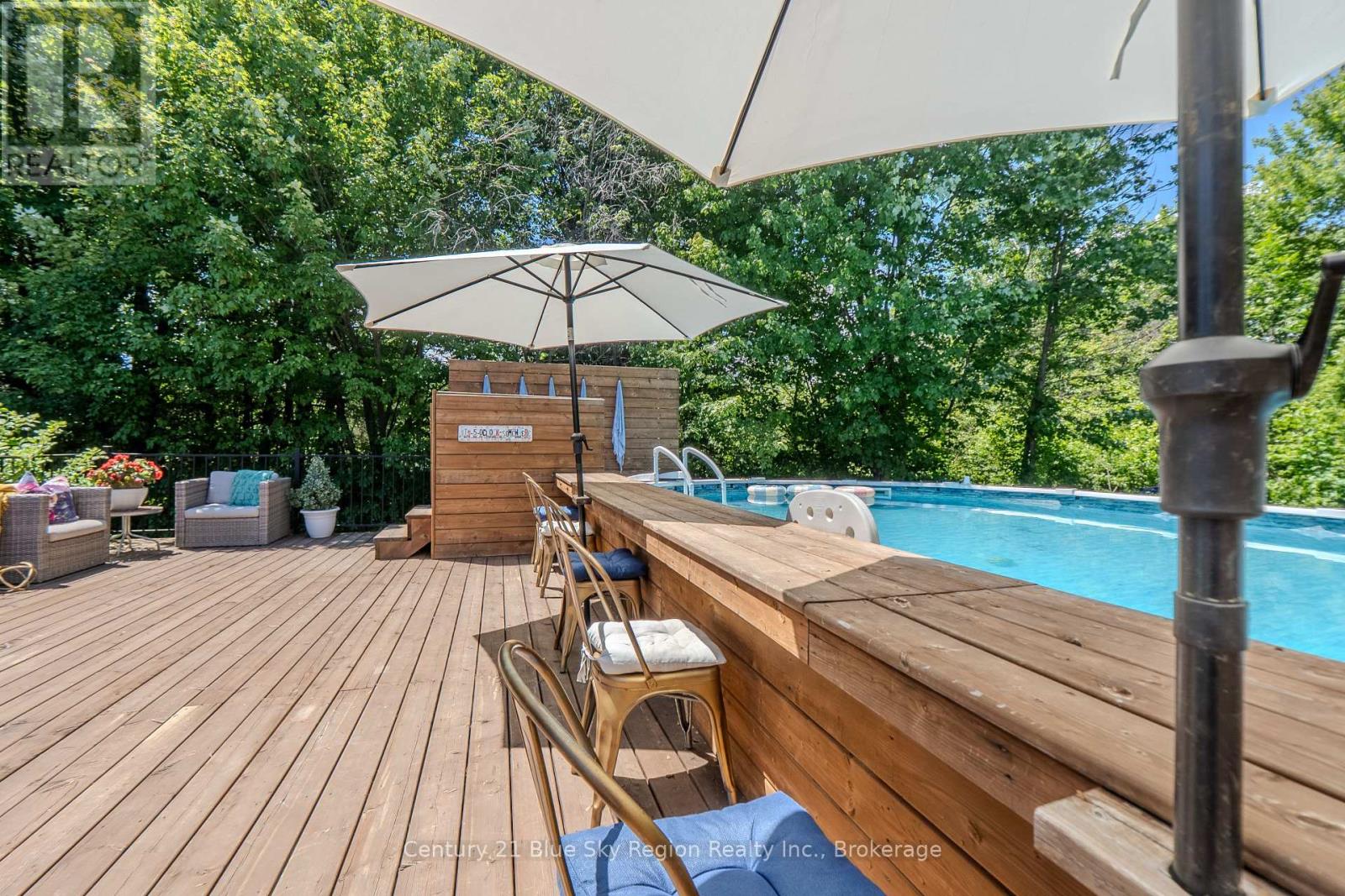 448 HOLDITCH STREET - 44