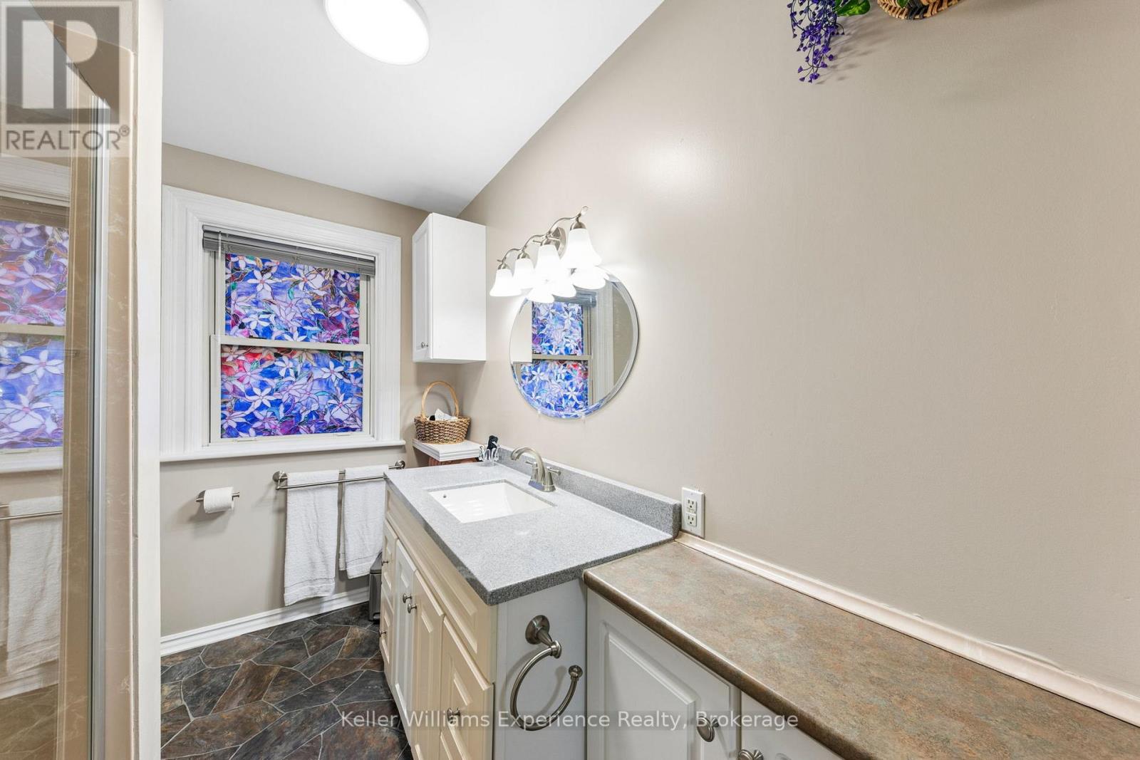 390 KING STREET - 12