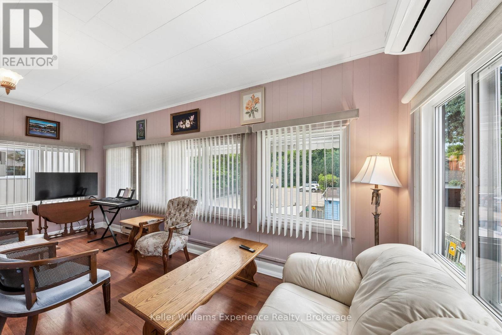 390 KING STREET - 16