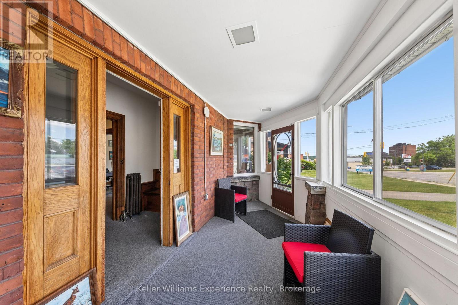 390 KING STREET - 4