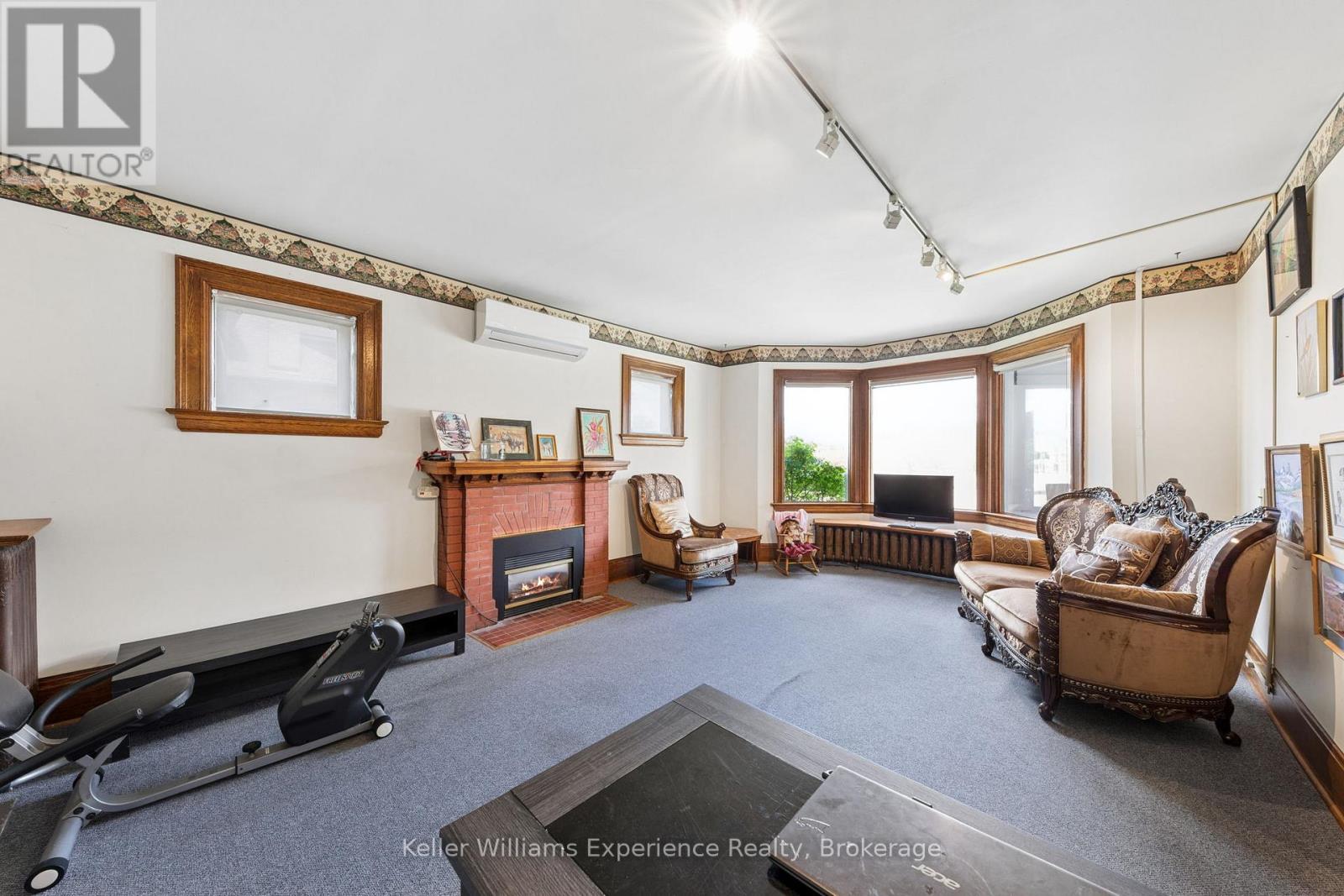 390 KING STREET - 7
