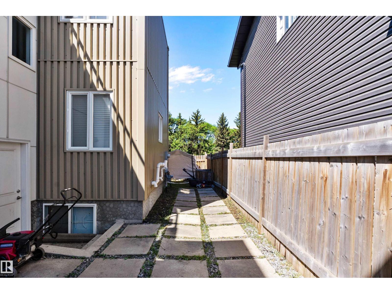 14832 103 Ave NW - 50