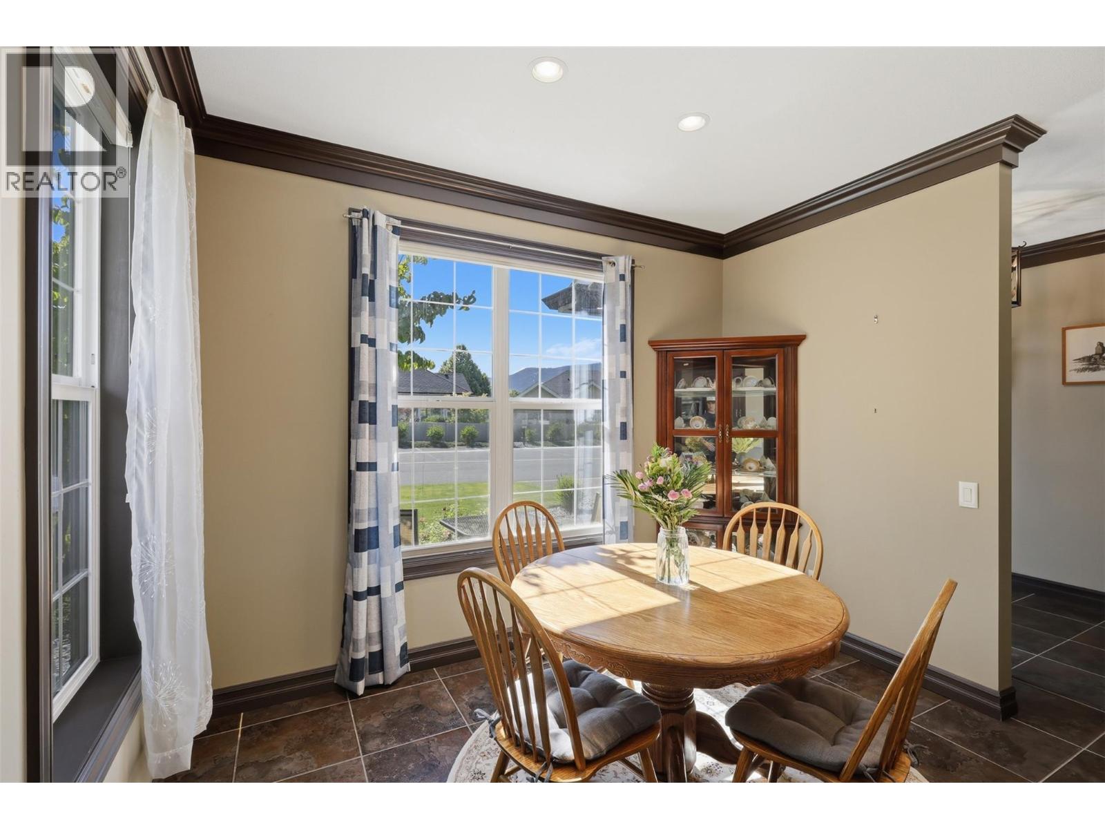 500 STONERIDGE Drive - 26