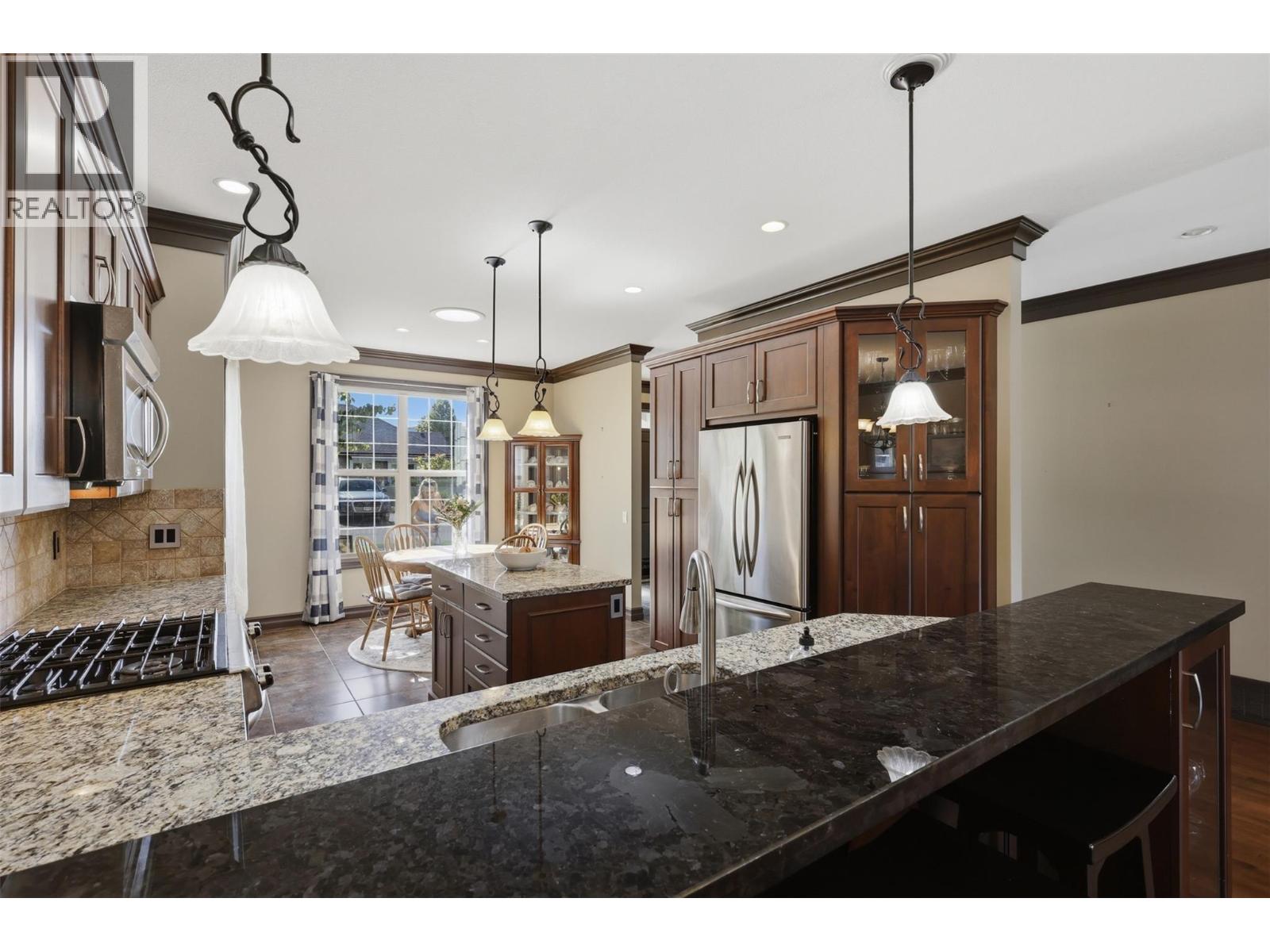 500 STONERIDGE Drive - 22