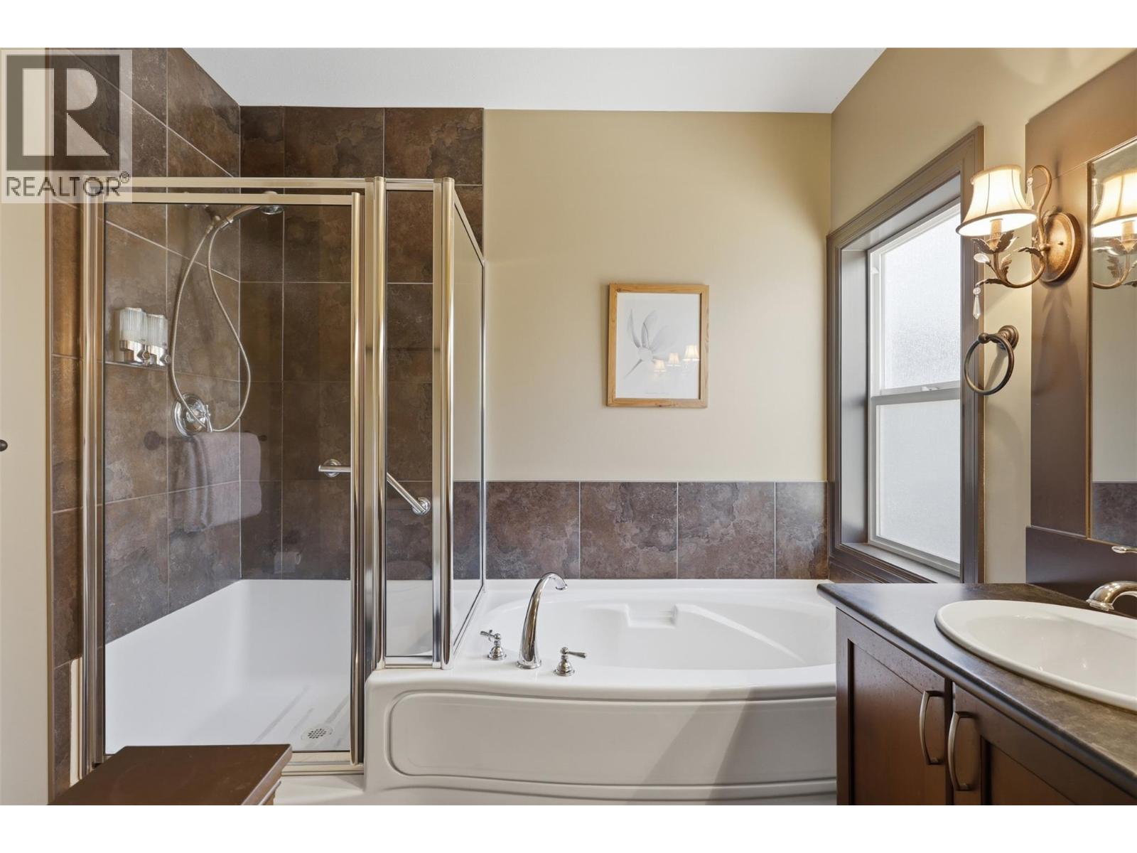 500 STONERIDGE Drive - 34