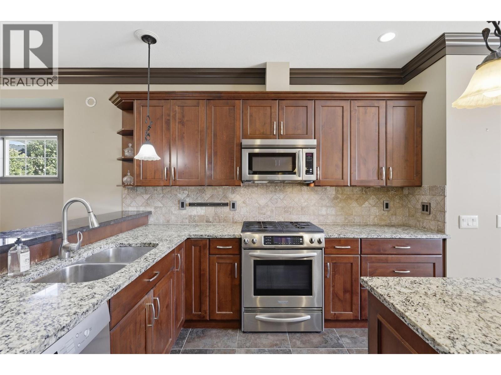 500 STONERIDGE Drive - 23