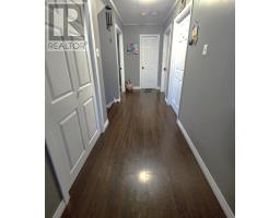 52 Carmen Avenue thumbnail 9