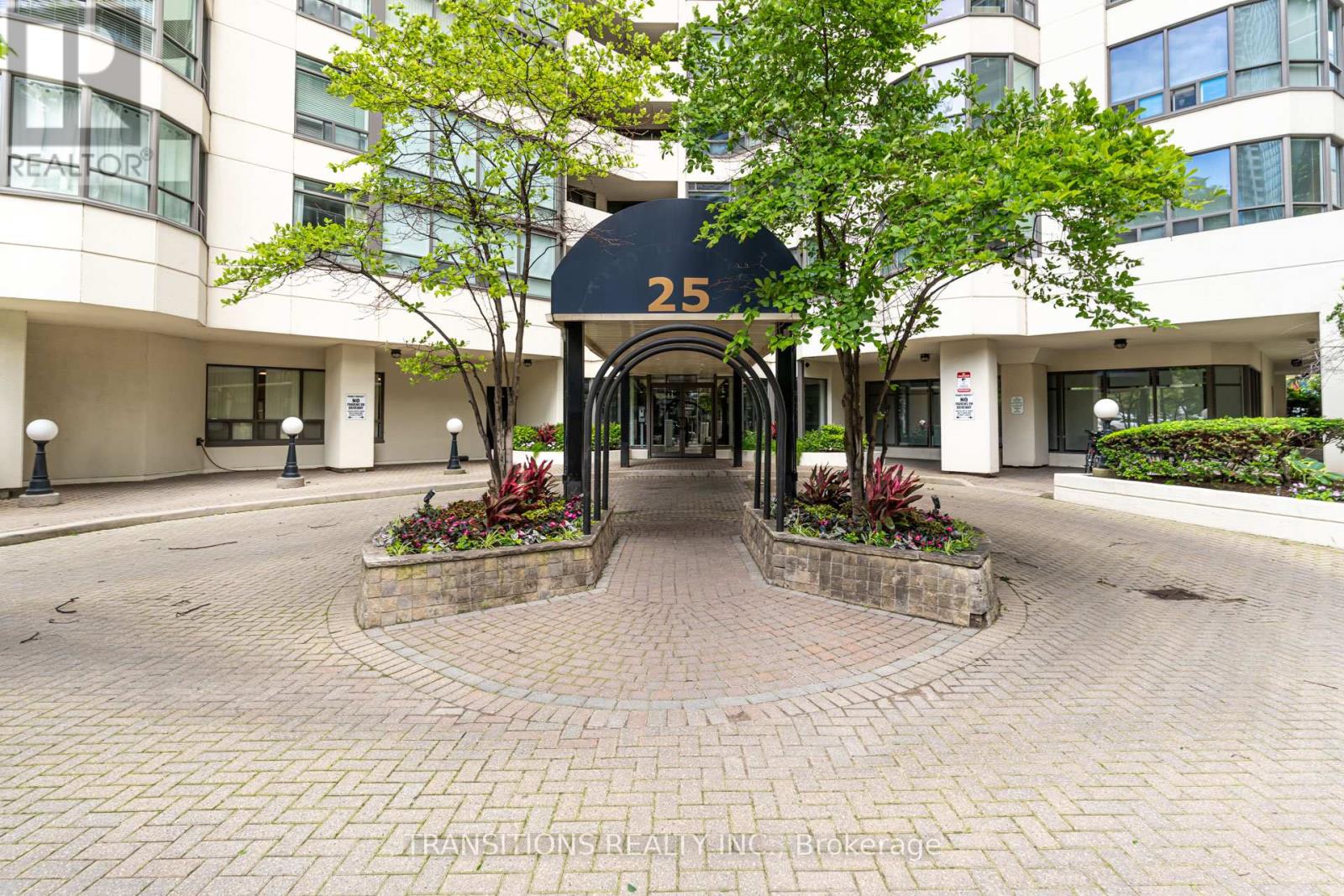 #610 25 MAITLAND STREET - Image 10