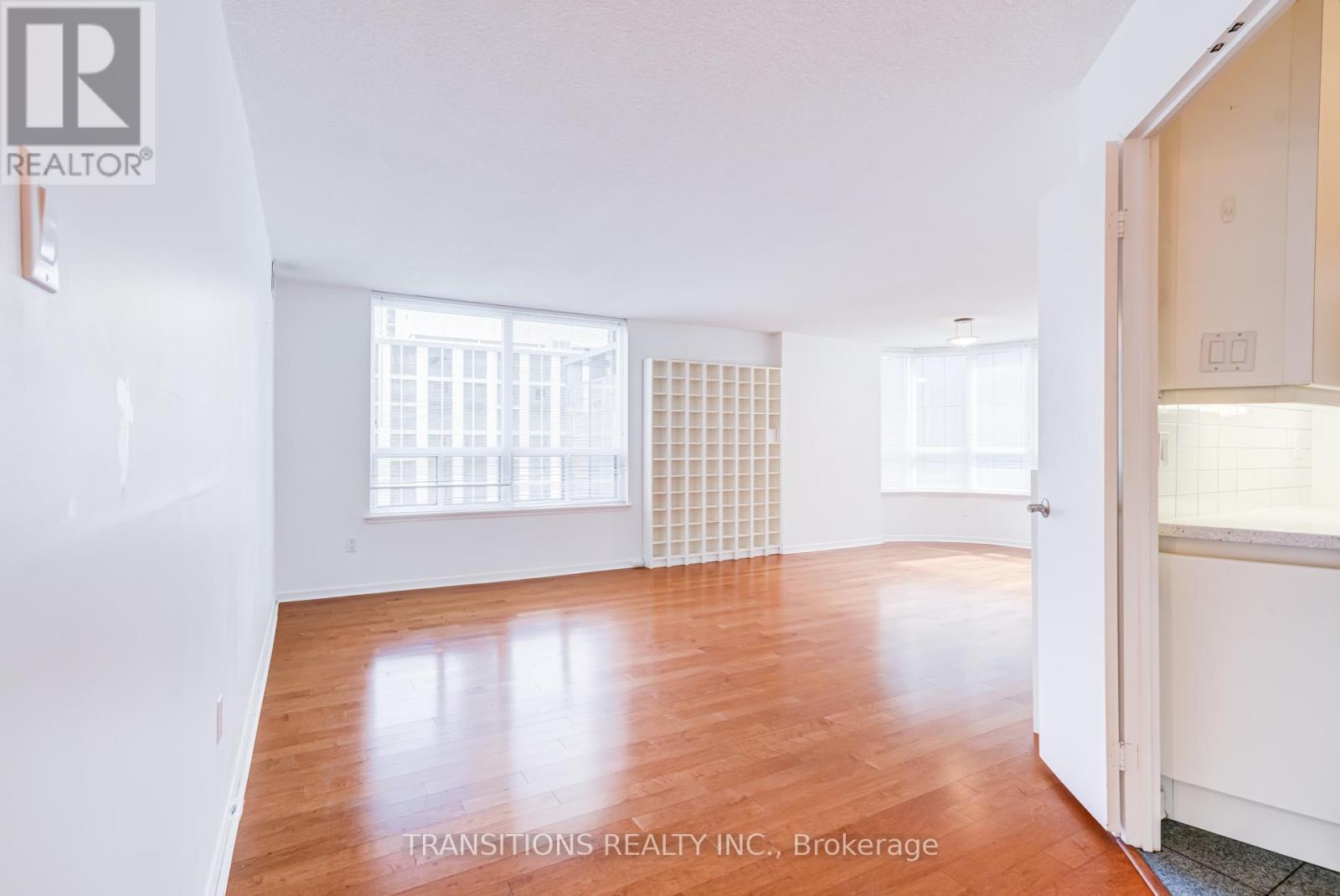 #610 25 MAITLAND STREET - 11