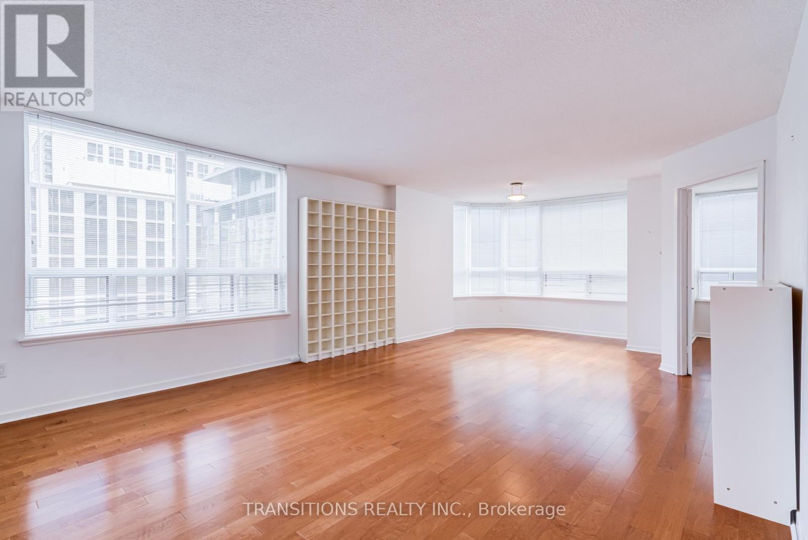 #610 25 MAITLAND STREET - 12