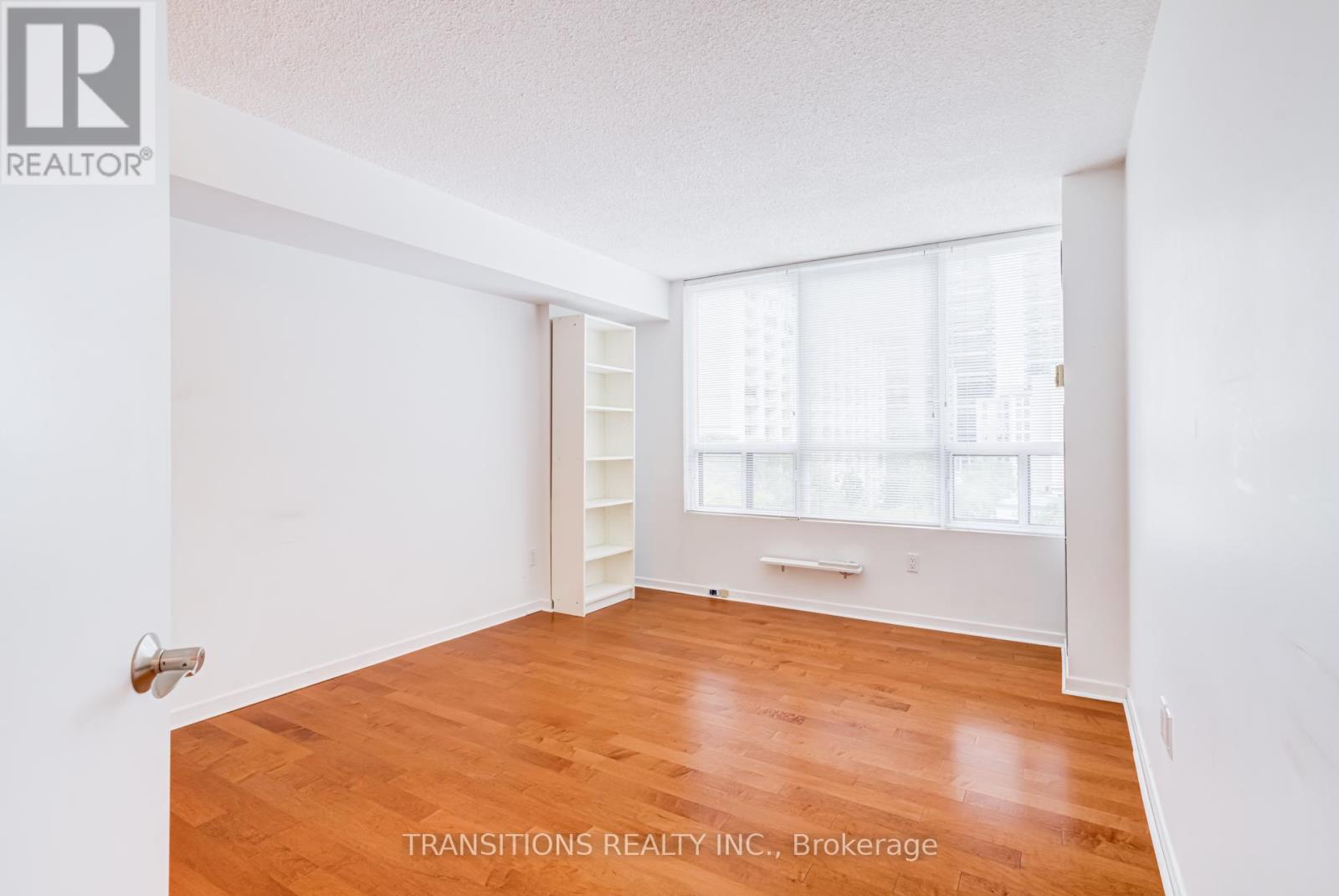#610 25 MAITLAND STREET - Image 19