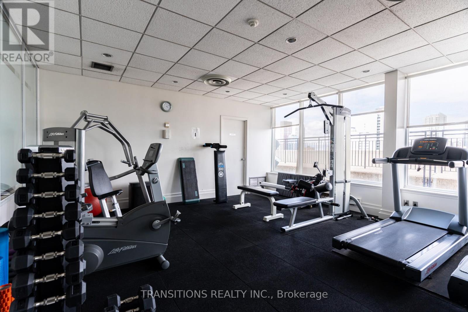 #610 25 MAITLAND STREET - 24