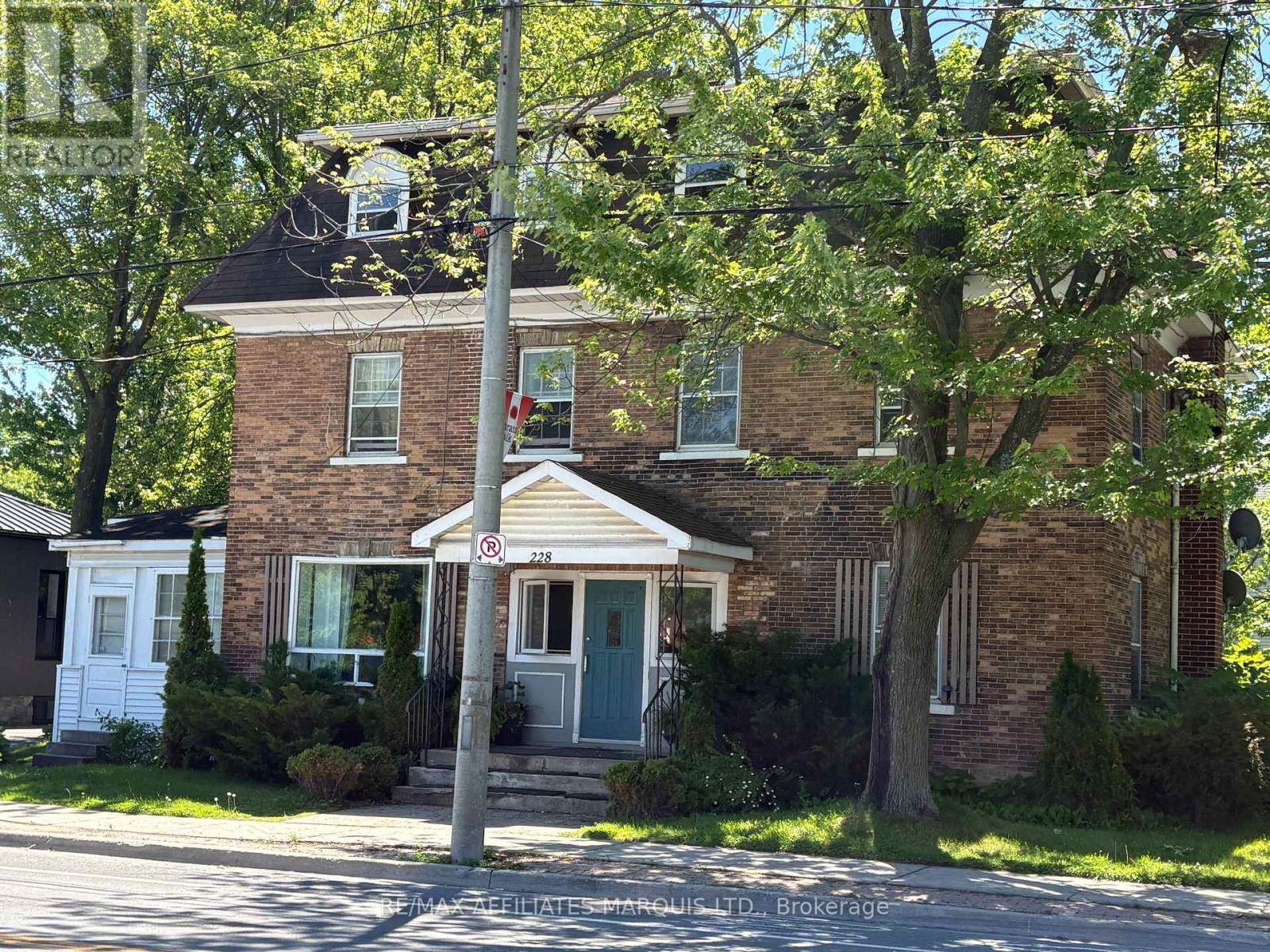 228 SECOND STREET W - 1